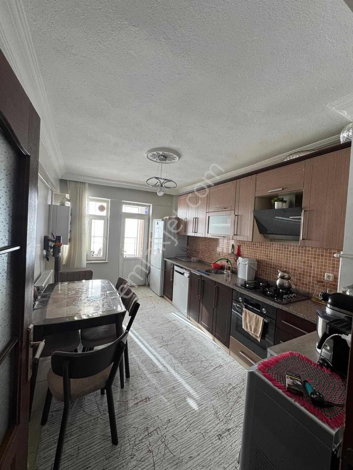 Konya Meram Uluırmak 2+1 Arakat Geniş Daire Asansörlü Bakımlı - Görsel 11