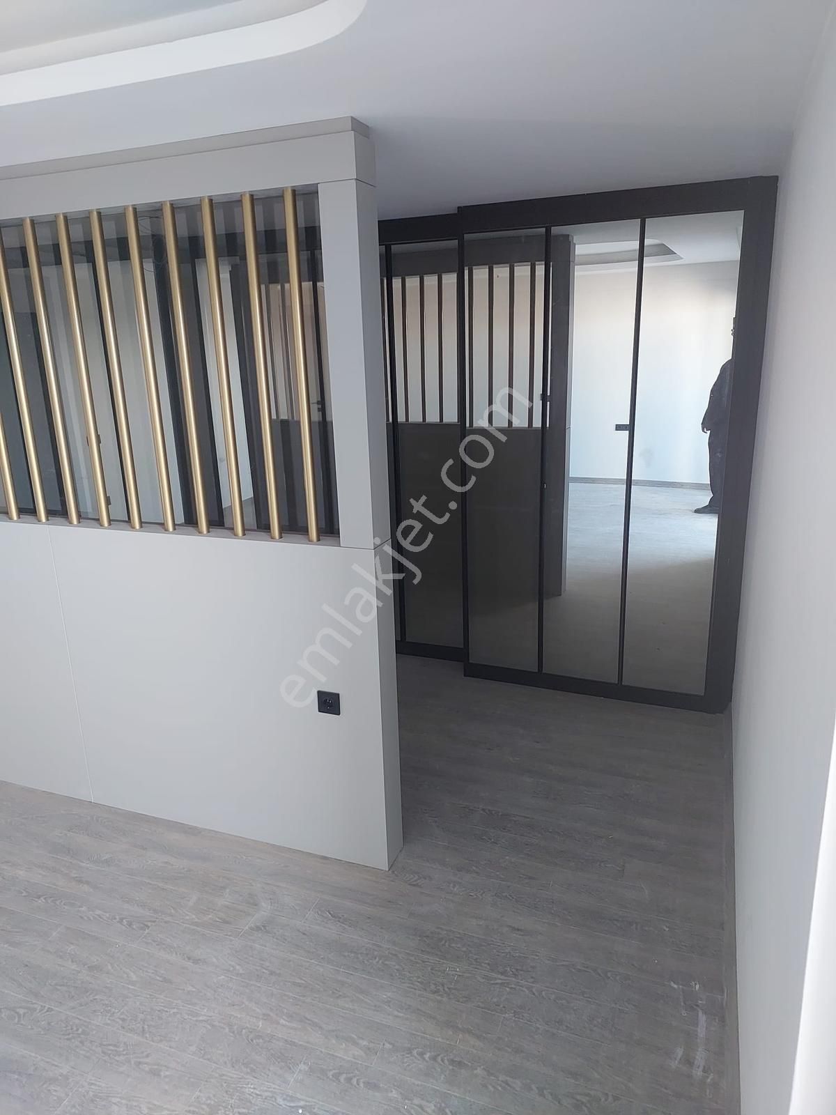 Y.bulvarı Üzerinde Yüksek Kat 1.sınıf Yapıda Eşsiz Lüx Rezidans - Görsel 22