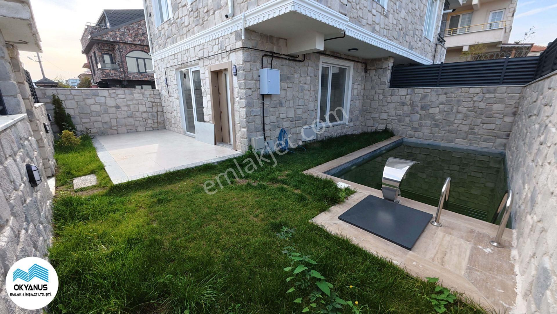 Sakarya Kocaali Yalı Mah De Deniz Manzaralı Havuzlu 3+1 Villa