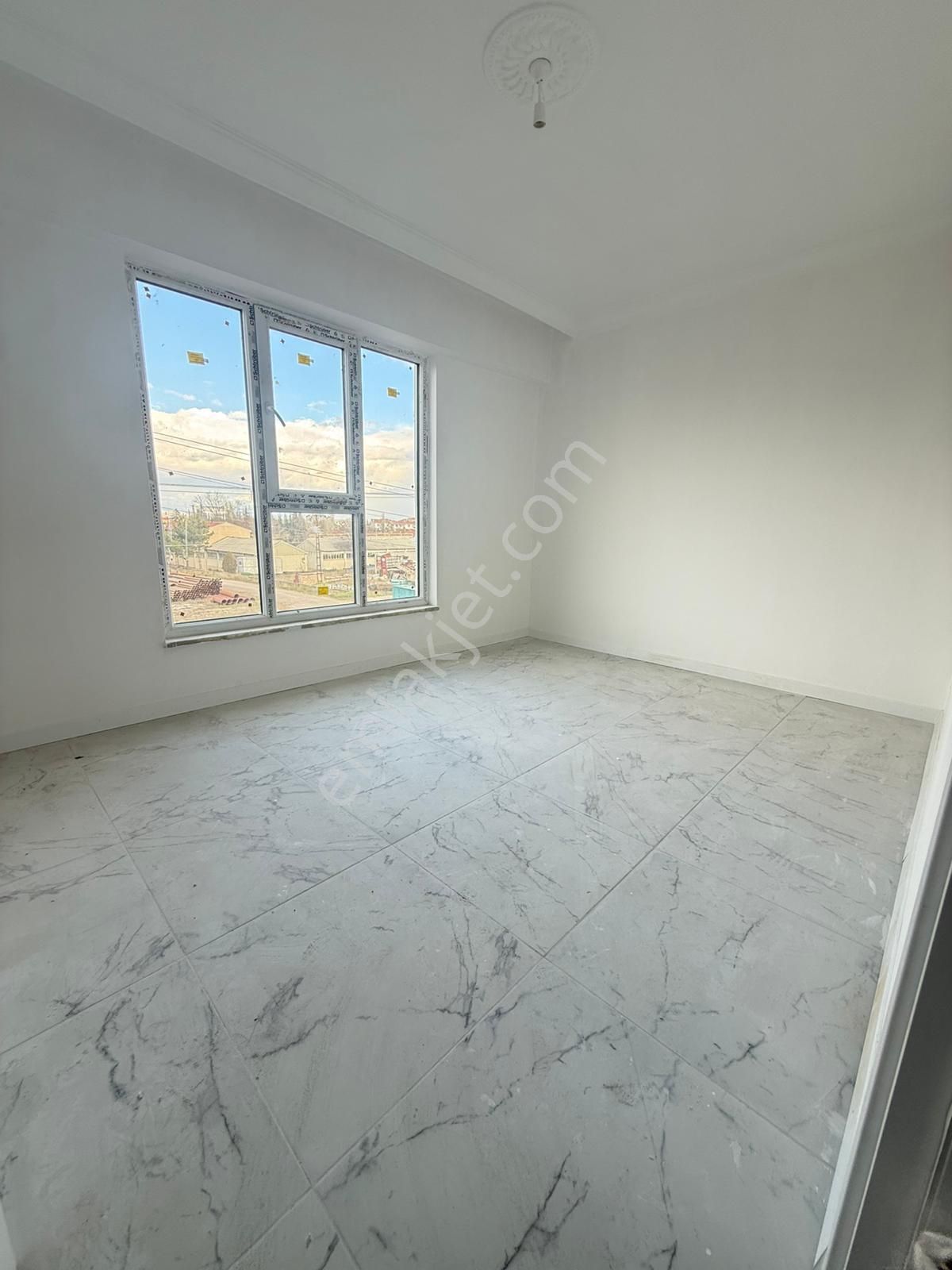 Elmastan Emekte Satılık 2+1 Daire - Görsel 3