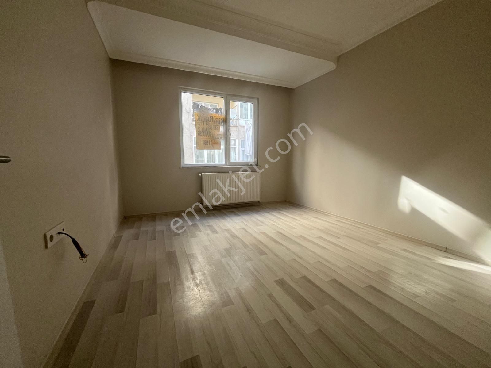 Serkan Gayrimenkulden Bahçelievler Hürriyette 5 Yıllık Bina Yenievli Çifte Aileye Kiralık - Görsel 8