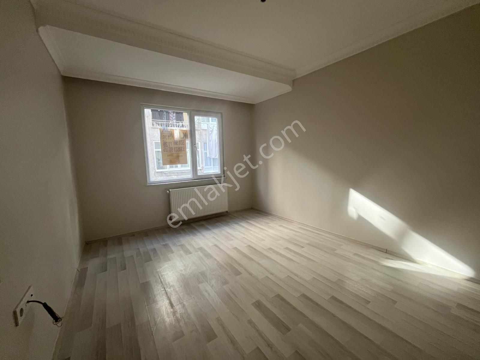 Serkan Gayrimenkulden Bahçelievler Hürriyette 5 Yıllık Bina Yenievli Çifte Aileye Kiralık - Görsel 5