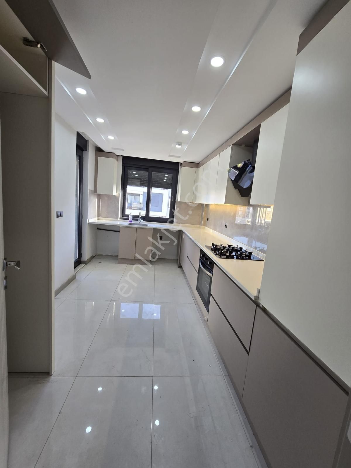 Havuzlu Lüks Sitede 2+1 Yerden Isıtmalı Ebeveyn Banyolu Kiralık - Görsel 11