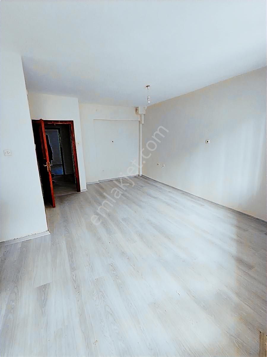 Fırsat Daire! Merkezi Konumda Satılık 2+1 Daire - Görsel 7