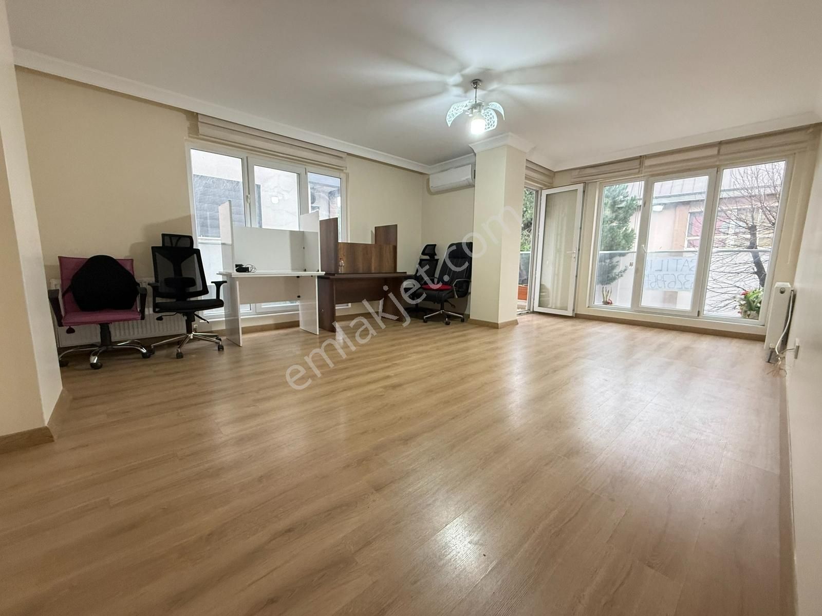 Focus'tan 50.yıl Korusuna Komşu, Cadde Üzerinde, Ön Cephe 3+1