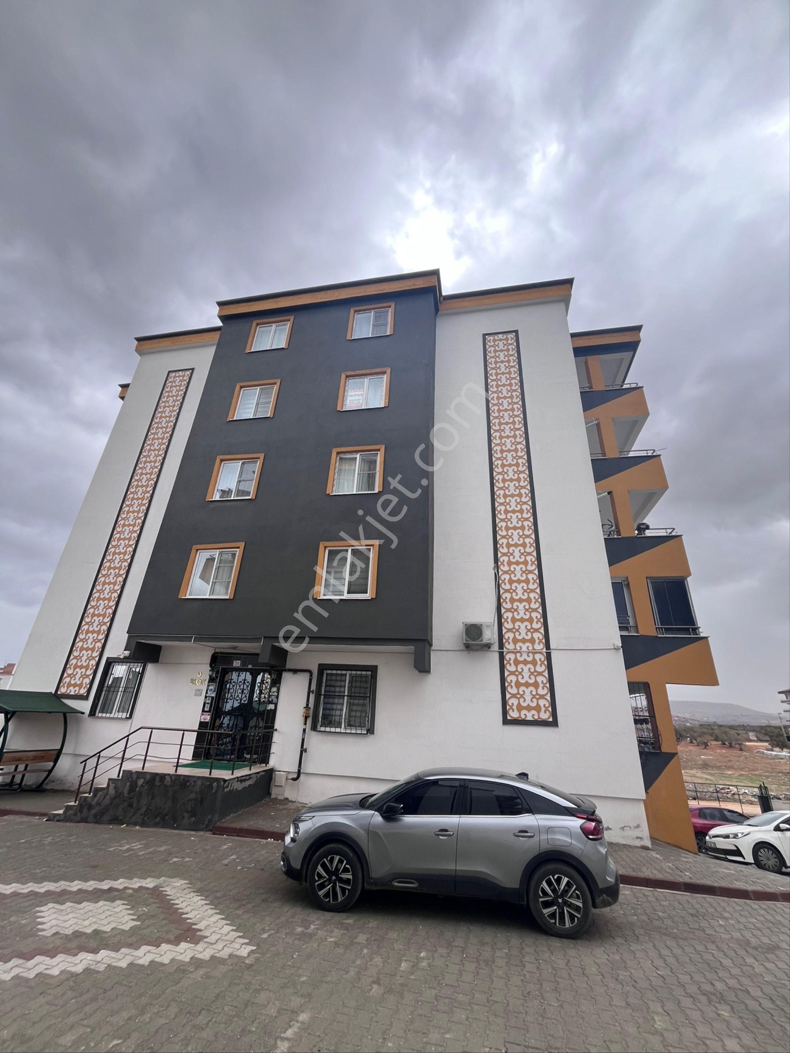 Oğuzeli Aksoy Emlaktan Acil Satılık 2+1 Fırsat Daire - Görsel 3