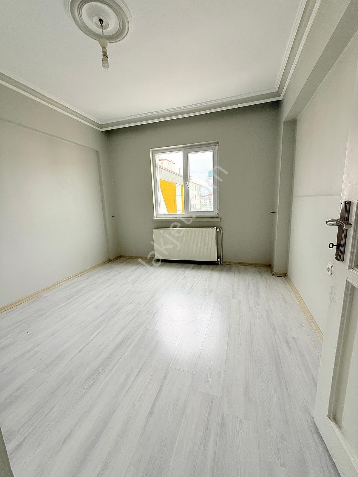 Yıldız'dan Site İçerisinde Çarşı İçinde Ara Kat E.banyolu 3+1 !! - Görsel 31