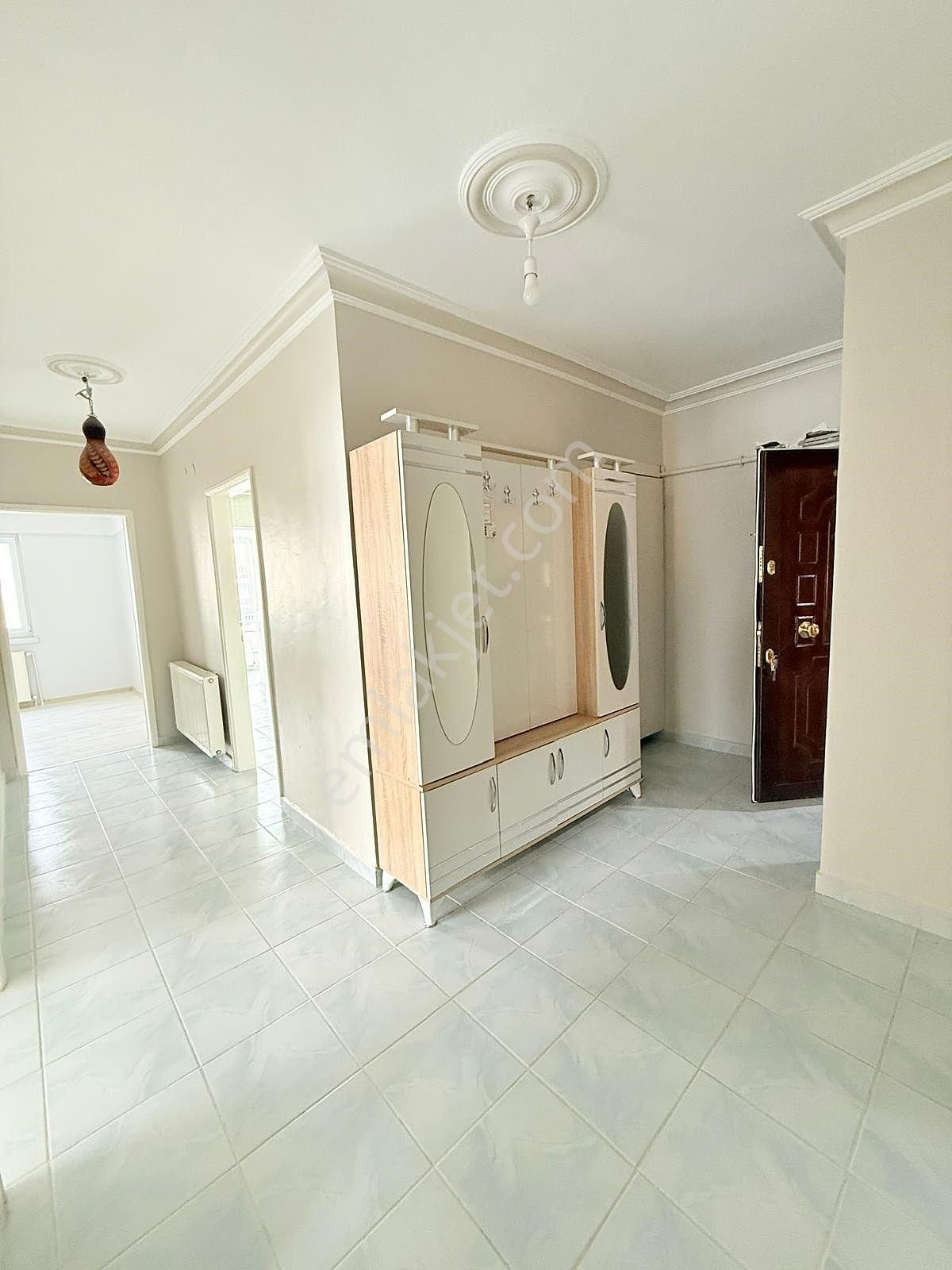 Yıldız'dan Site İçerisinde Çarşı İçinde Ara Kat E.banyolu 3+1 !! - Görsel 33