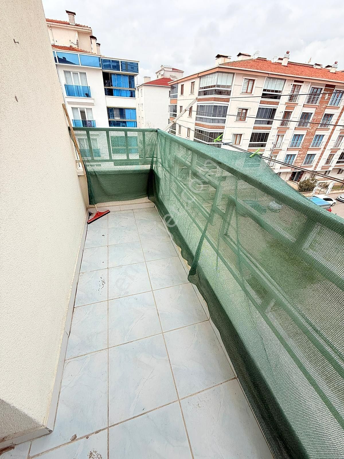Yıldız'dan Site İçerisinde Çarşı İçinde Ara Kat E.banyolu 3+1 !! - Görsel 14