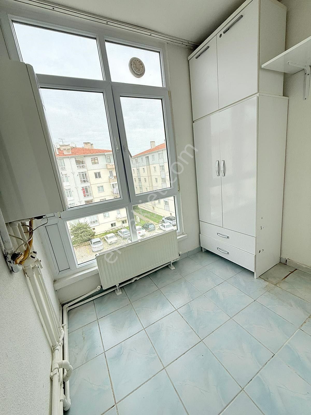 Yıldız'dan Site İçerisinde Çarşı İçinde Ara Kat E.banyolu 3+1 !! - Görsel 13