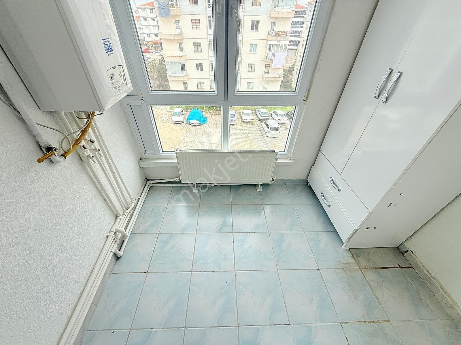 Yıldız'dan Site İçerisinde Çarşı İçinde Ara Kat E.banyolu 3+1 !! - Görsel 12