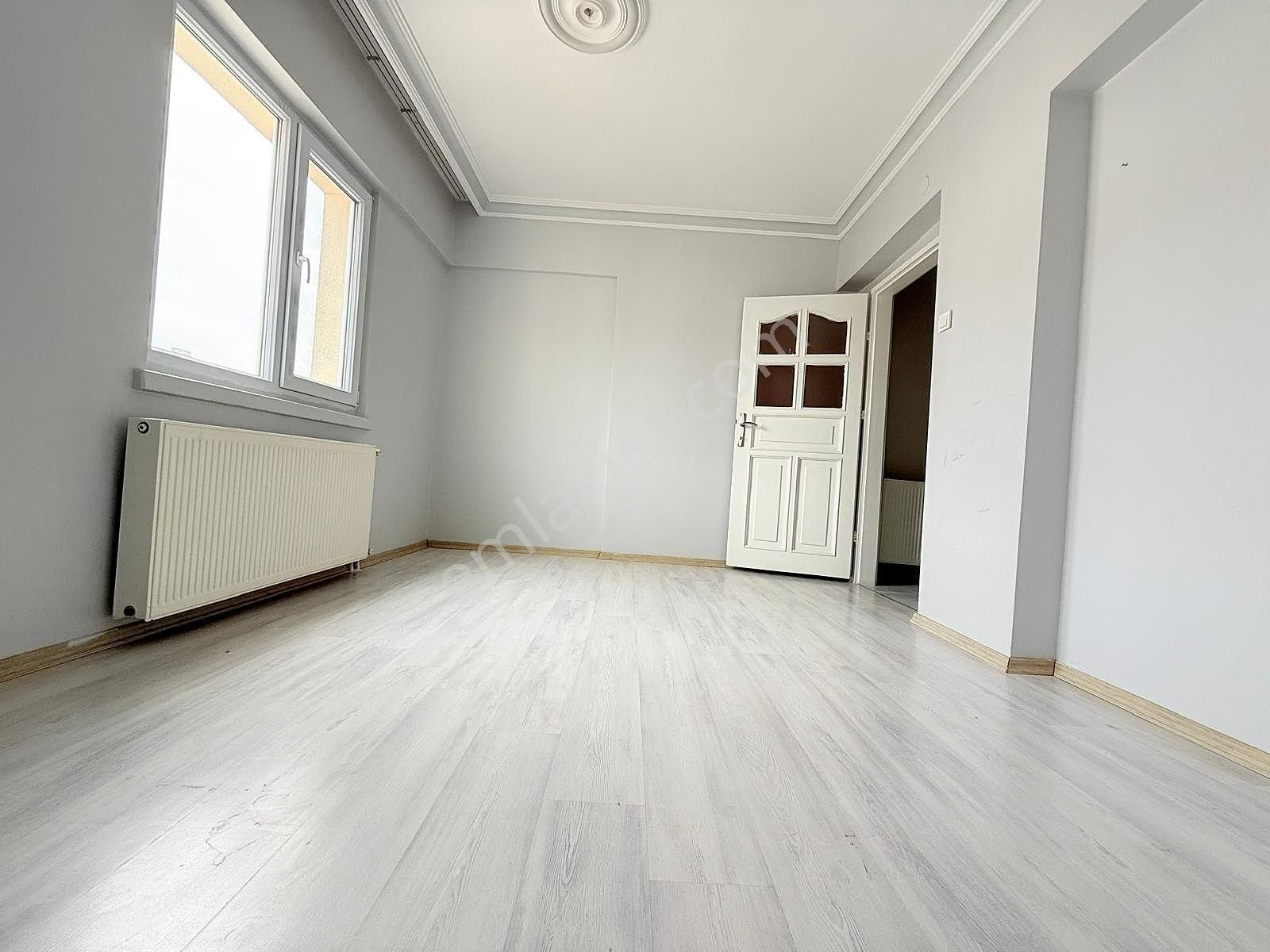 Yıldız'dan Site İçerisinde Çarşı İçinde Ara Kat E.banyolu 3+1 !! - Görsel 16