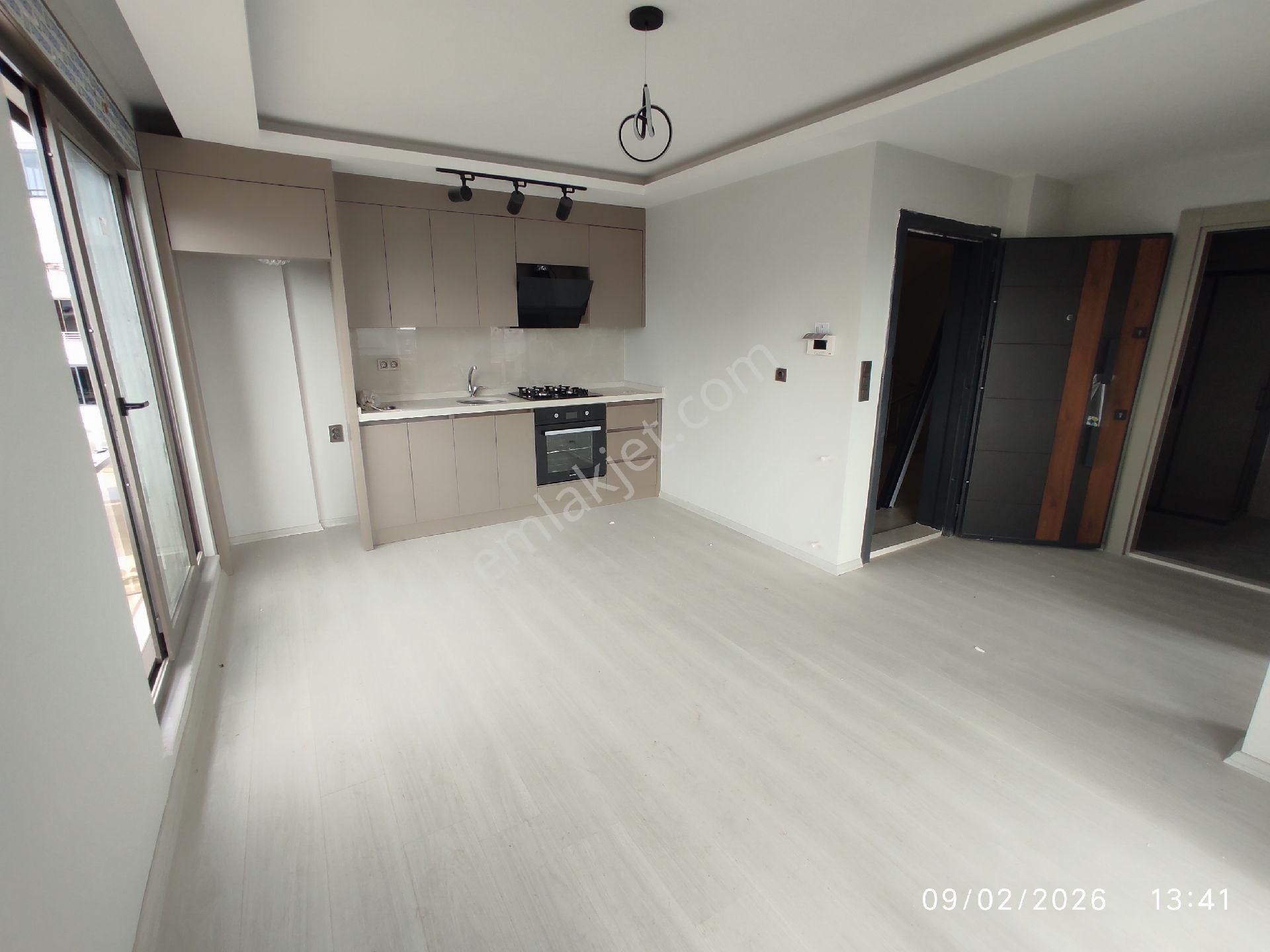 Nuray Ayhan'dan Yeniköy Mahallesinde 1+1kiralık Daıre - Görsel 2