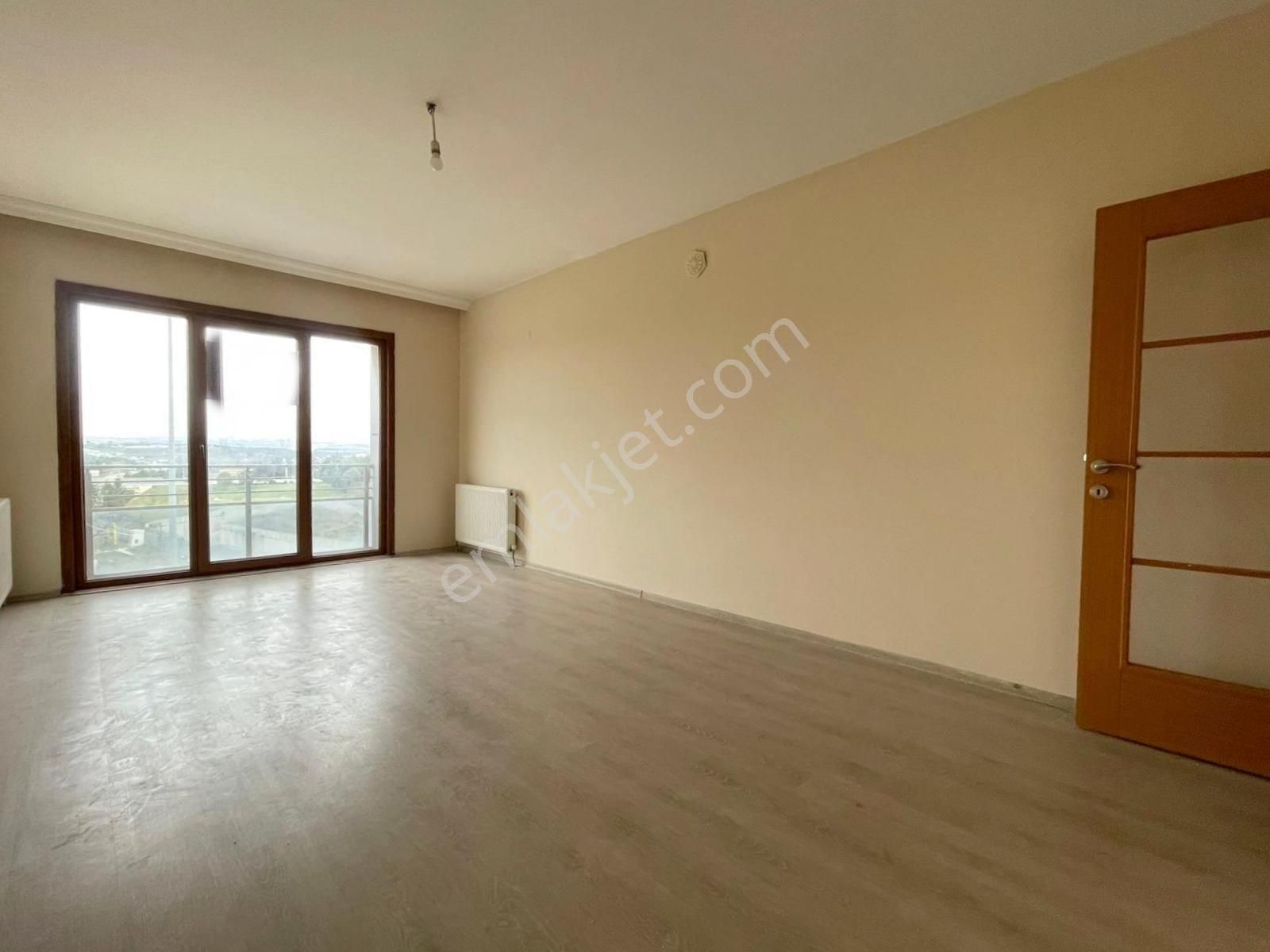 Mertcan'dan Kurtköy Mah.iskanlı Açık Balkonlu Ara Kat 3+1 Daire