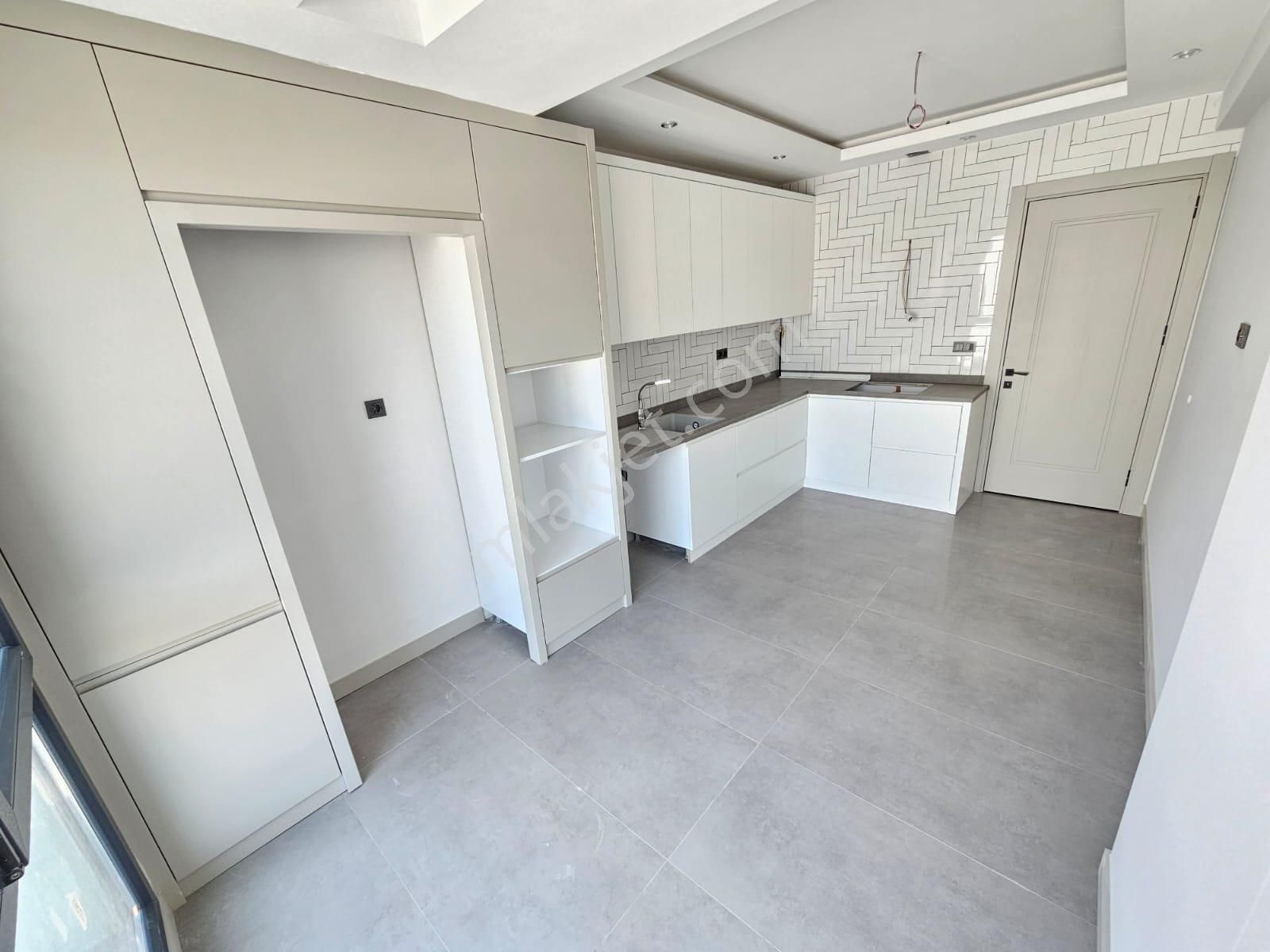 Denizli Şemikler De 3+1 160 M2 Ebeveyn Banyolu Cadde Üzerinde Lüks İşçilikte Satılık Daireler - Görsel 14