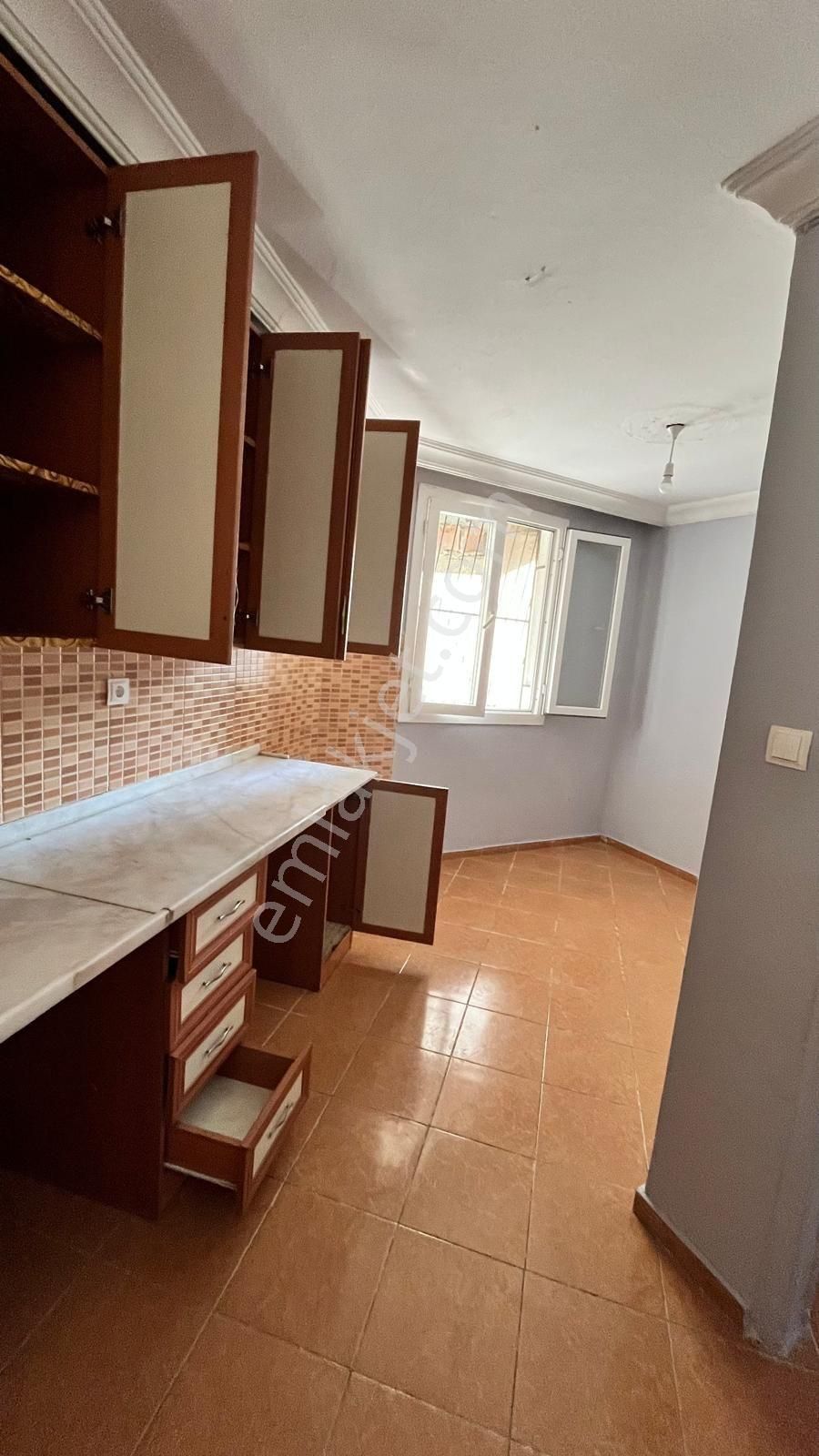 Kurttepe Mahallesinde En Uygun Fiyatlı 3+1 Kiralık Daire - Görsel 2