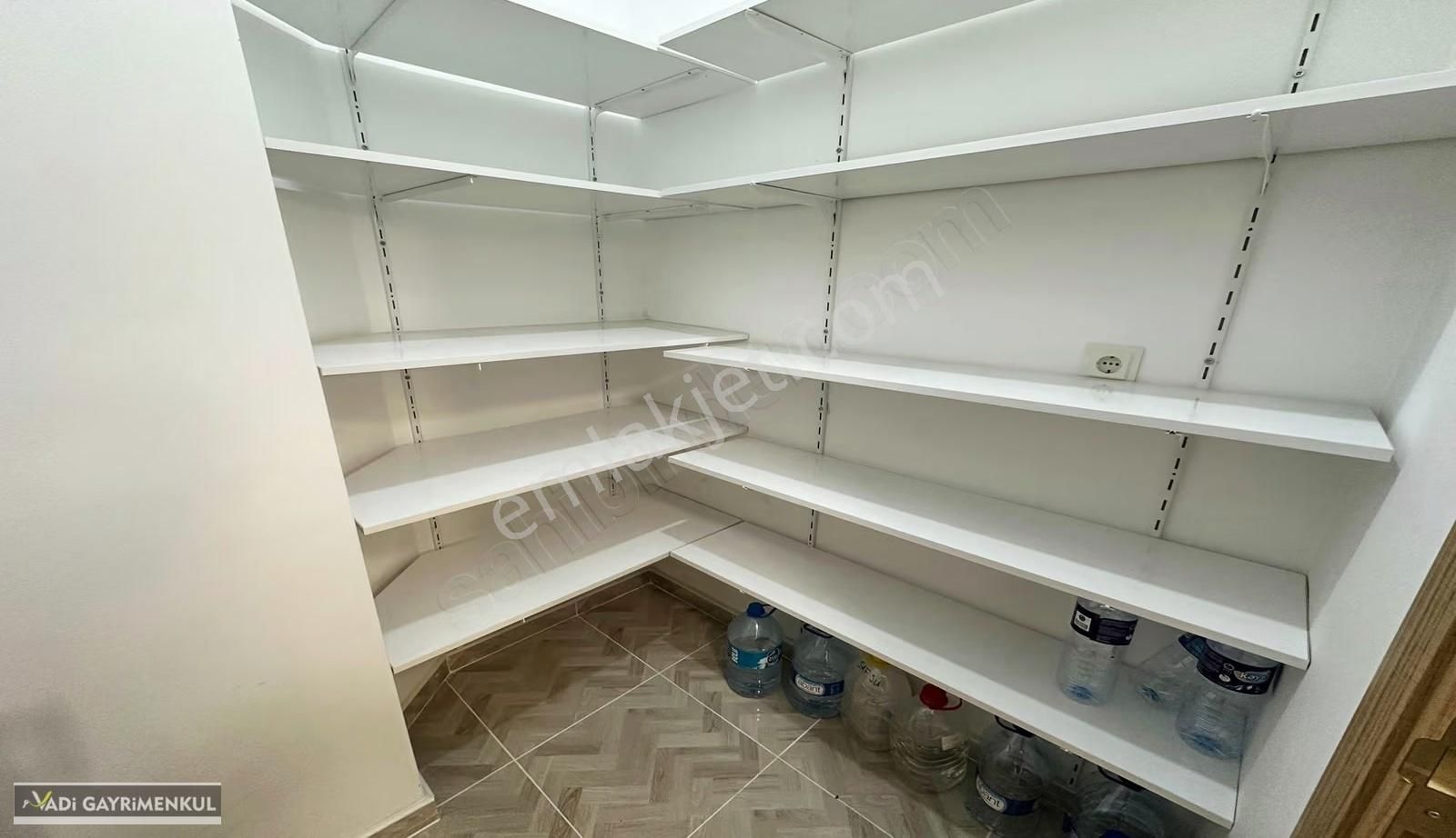 Vadi'den Eşyalı-yapılı-g.odalı-e.banyolu-mükemmel Konumlu 4+1 ! - Görsel 21