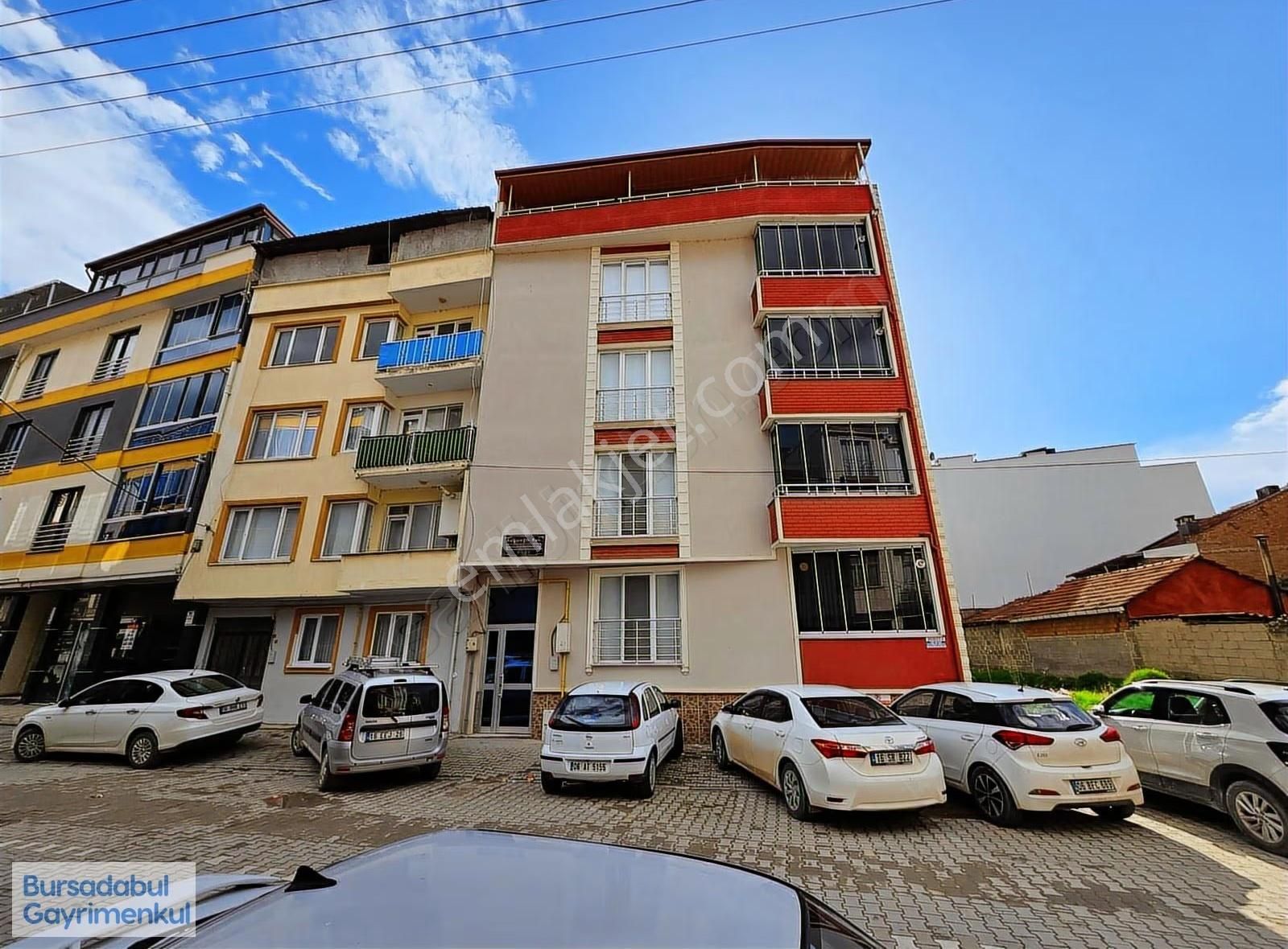 Bursadabul'dan Hamzabey Mah.çarşı İçi 180m2 Dubleks Daire