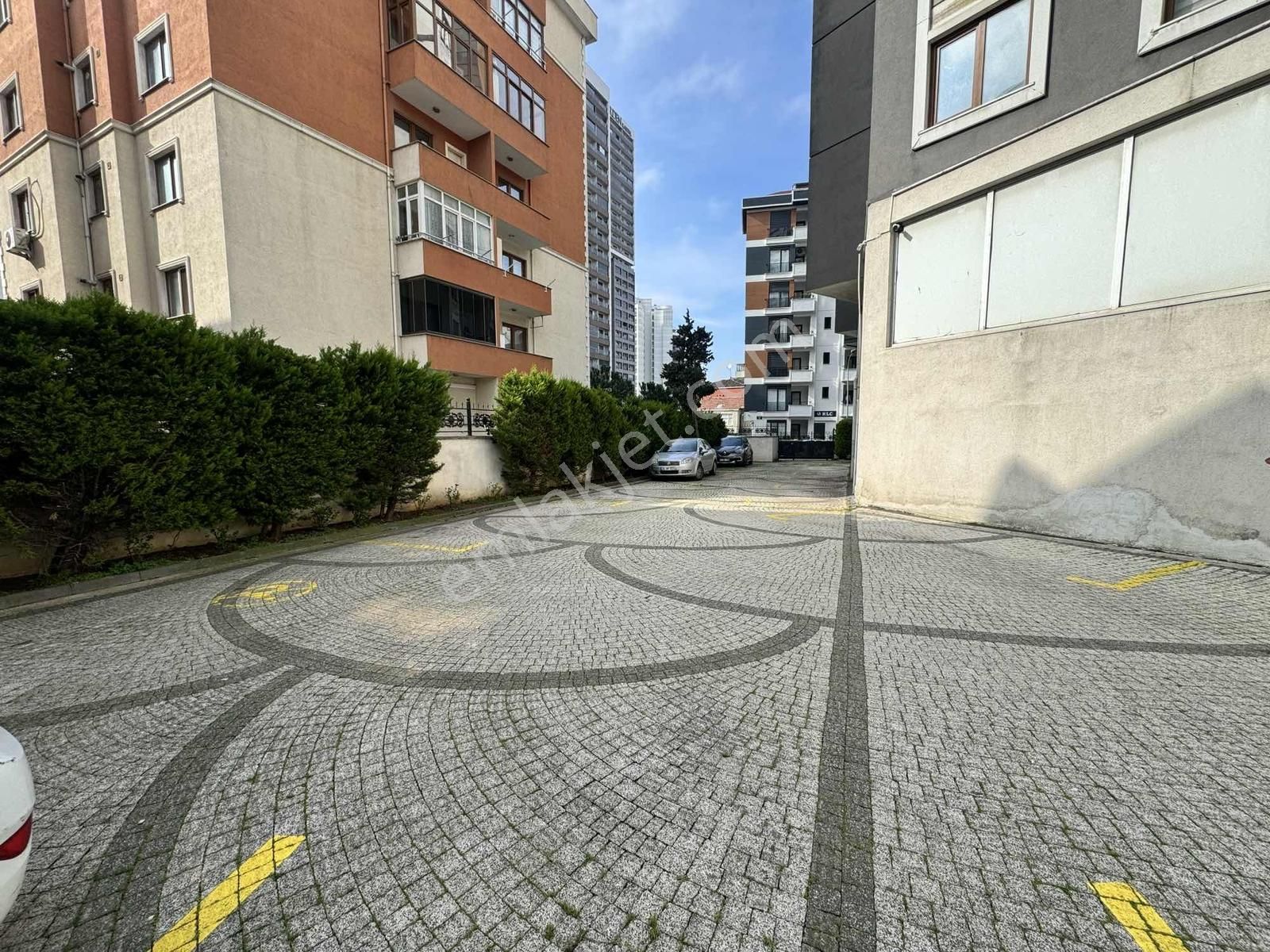 Karlıktepe'de Merkezi Konumda Kapalı-açık Otopraklı 2+1 Daire - Görsel 20