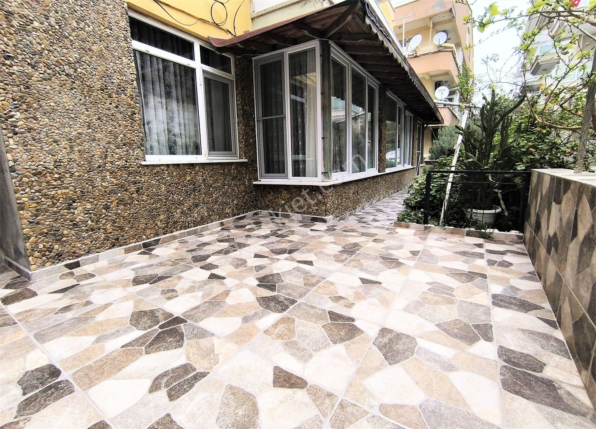 Öğretmenler'de Aygülden Denize 100 Mt Mustakil Tadında Bahçe Kullanımlı Doğalgazlı 2+1 Satılık Daire