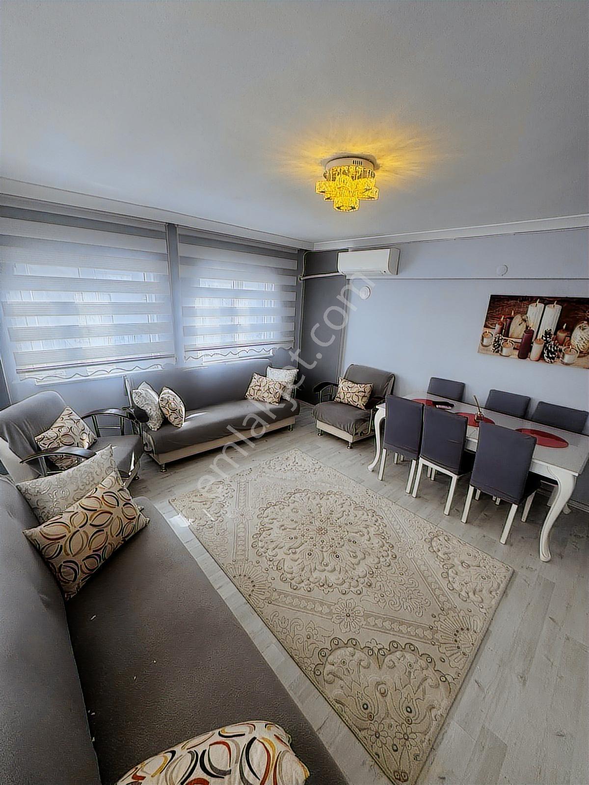 520 Gayrimenkulden Merkezde Eşyalı Bakımlı 2+1 Daire Satılık