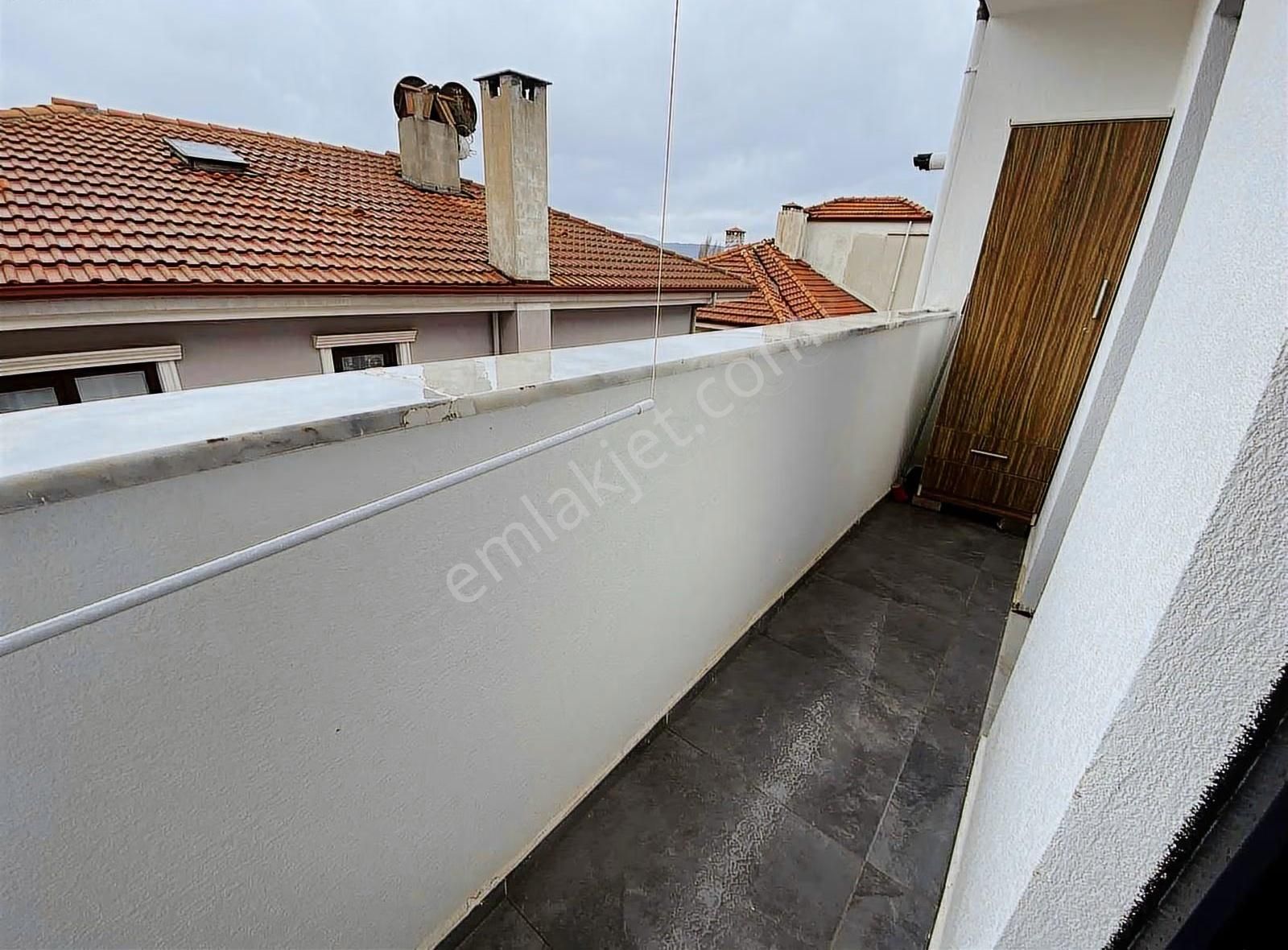 Orhaniyede 2 Yıllık Satılık 2+1 Daire - Görsel 7