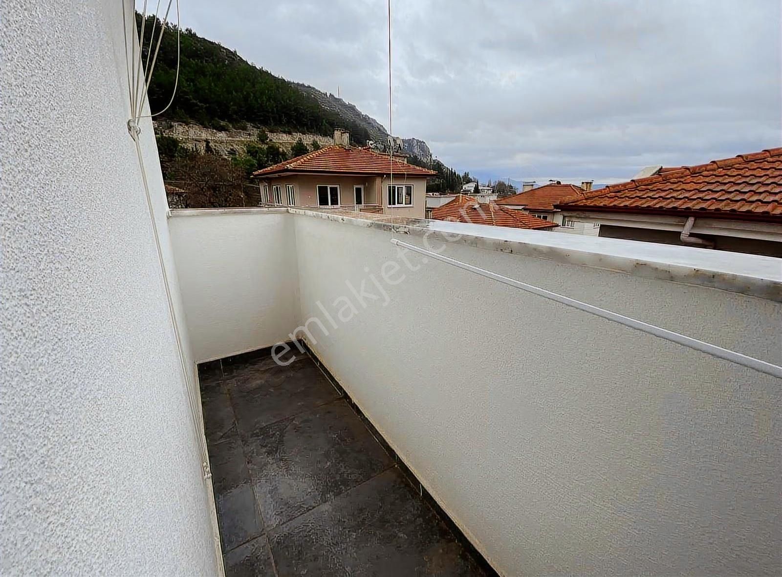 Orhaniyede 2 Yıllık Satılık 2+1 Daire - Görsel 5