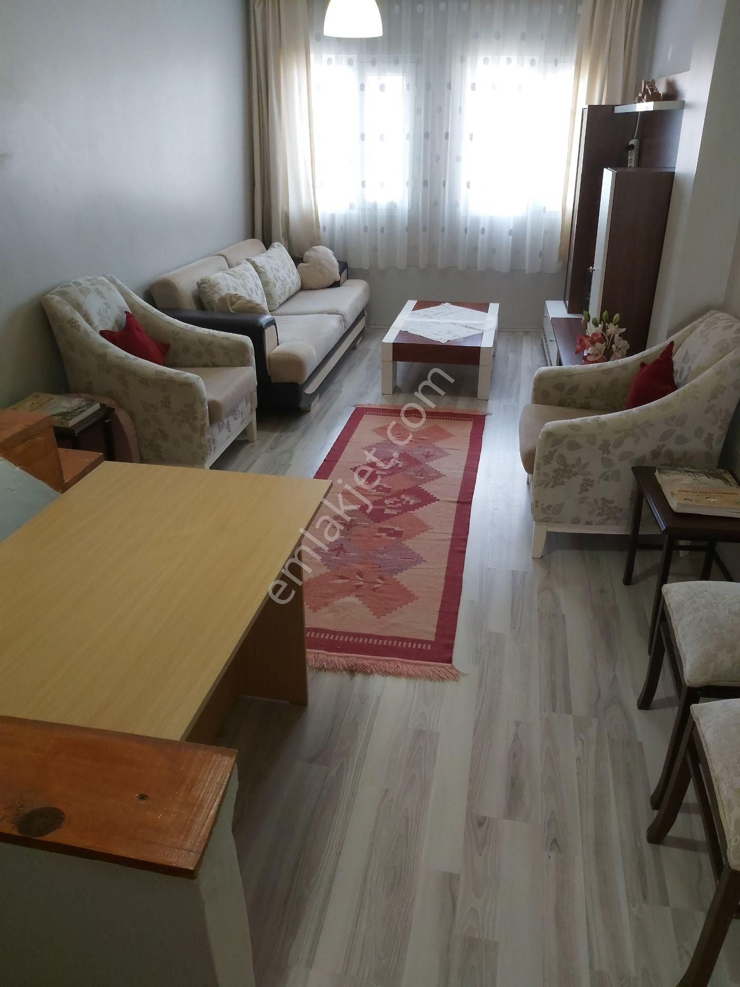 Gökçeada Merkezde Full Eşyalı Teraslı 3 Katlı Uzun Dönem Kiralık - Görsel 3