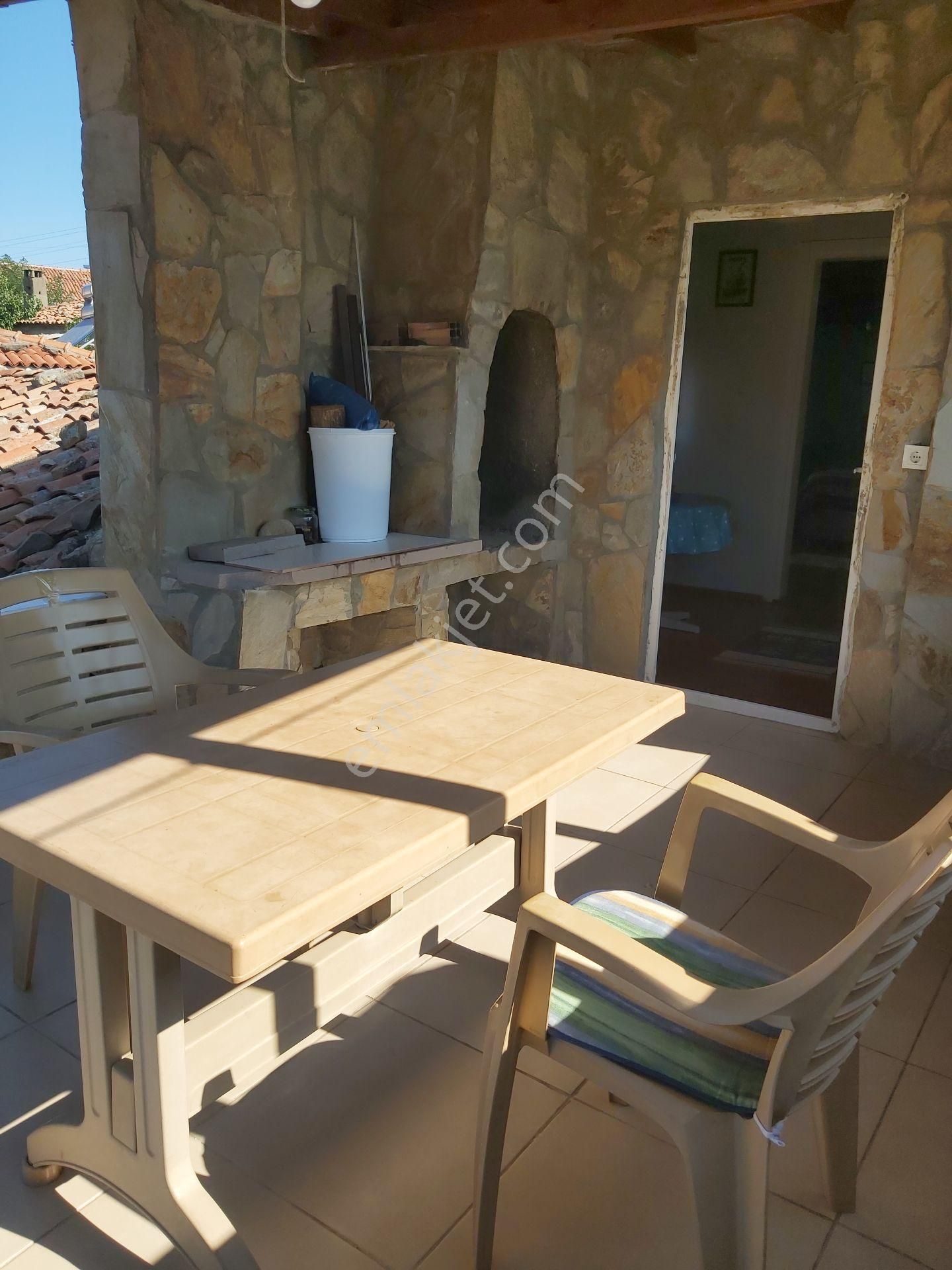 Gökçeada Merkezde Full Eşyalı Teraslı 3 Katlı Uzun Dönem Kiralık - Görsel 17
