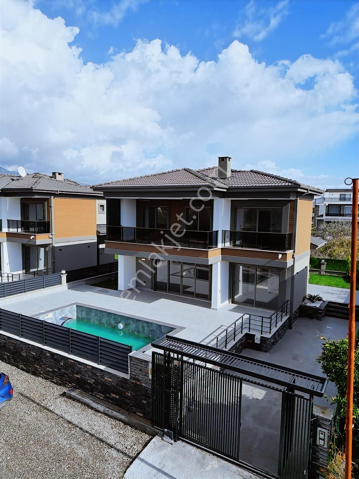 Eu Gayrimenkulden Girişte Odalı Havuzlu 4+1 Tek Müstakil Villa - Görsel 34