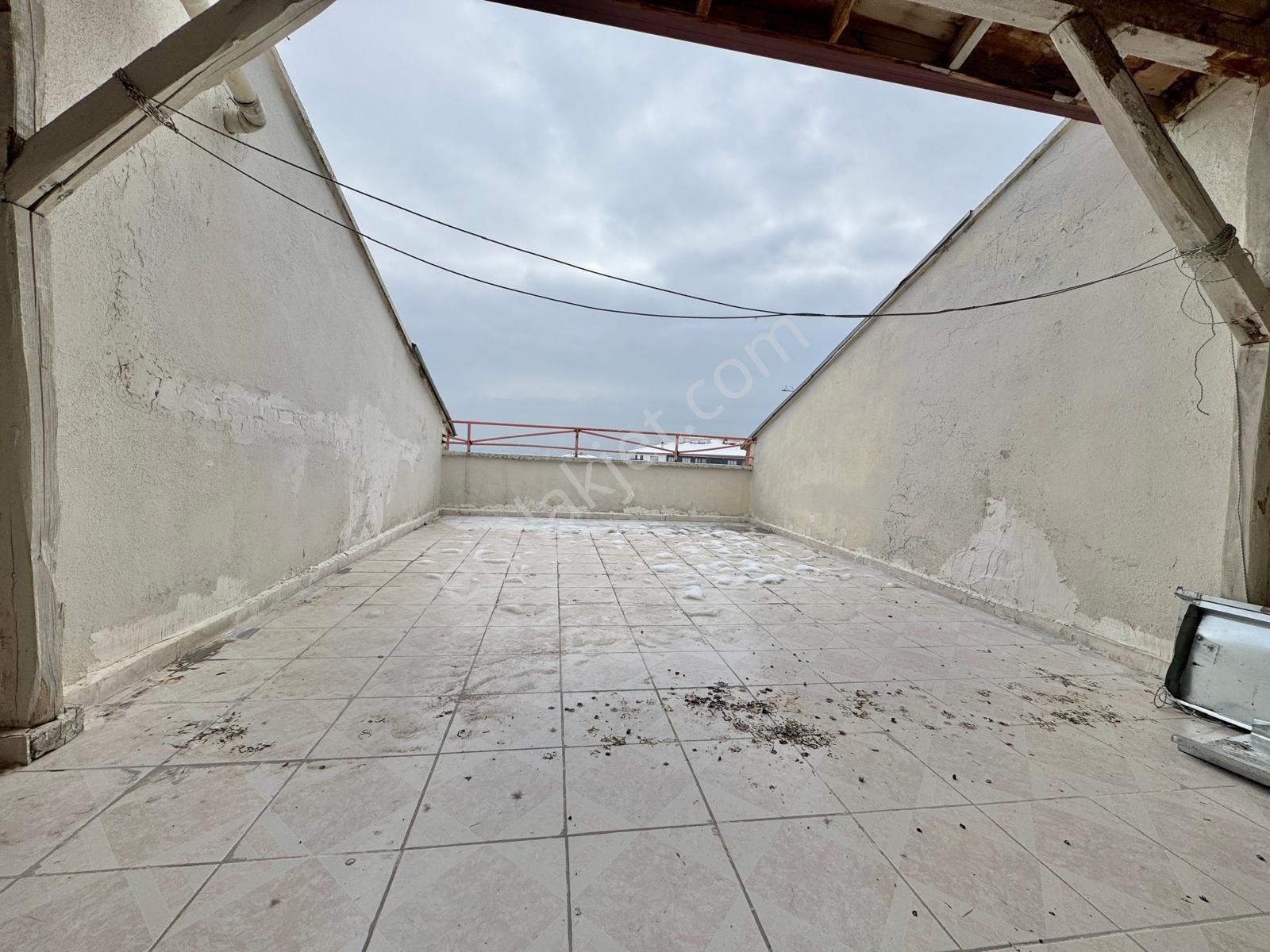 Kalecik Emlak'tan E.banyolu Çift Asansörlü 4+1dublex Teras Balkon - Görsel 23