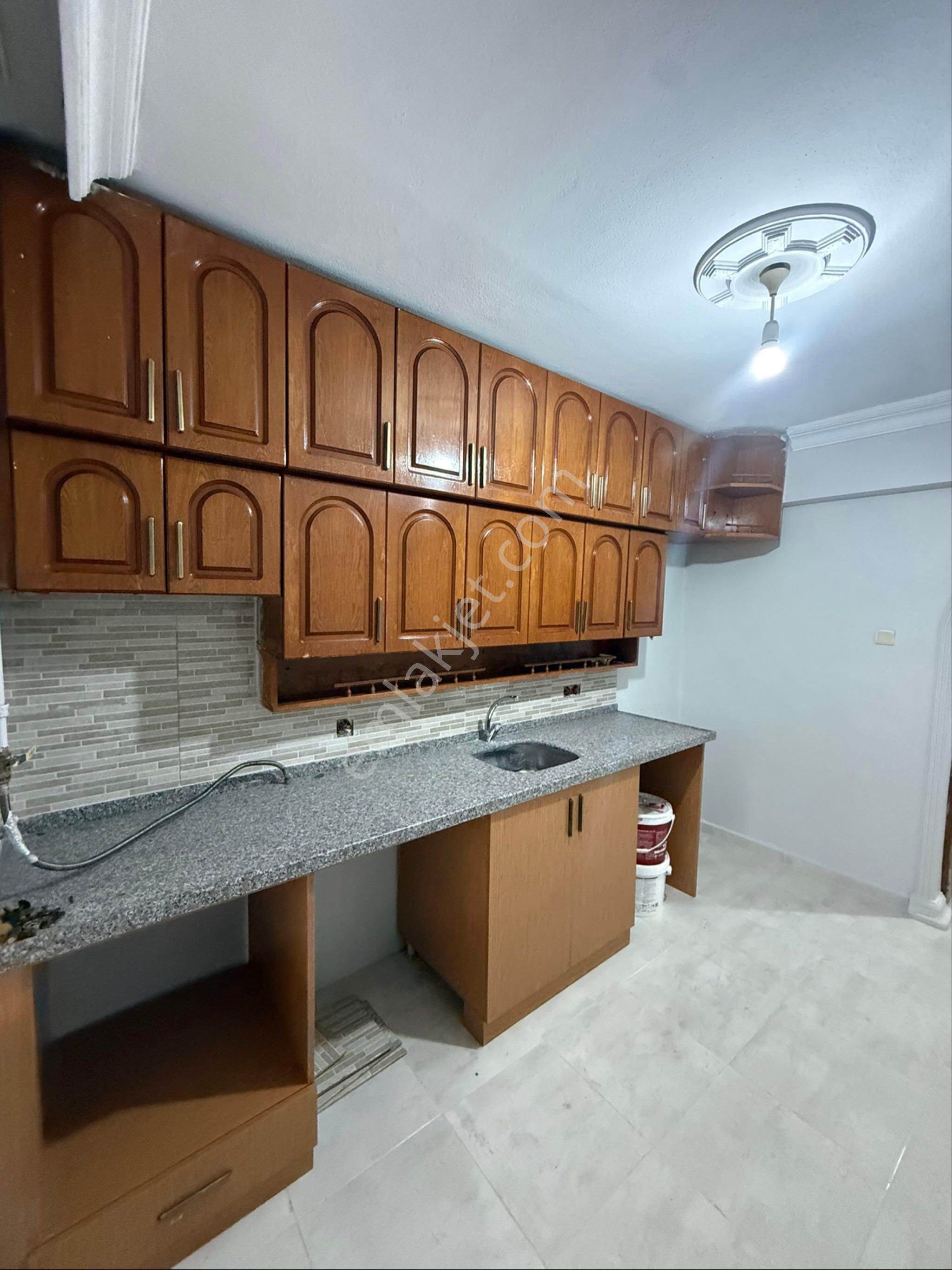 Rasathane Mahallesinde İci Temiz Satılık Daire