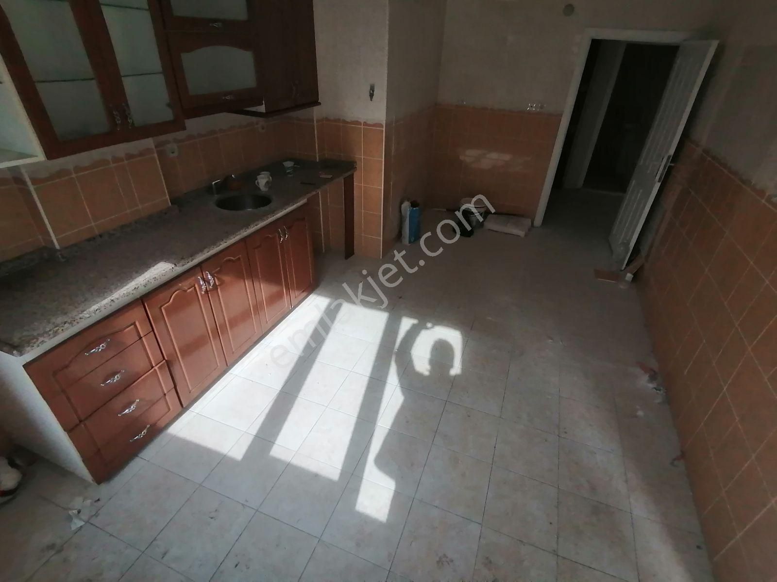 Turgut Özal Medline Hastanesi Karşısı Az Katlı Binada 3+1+klr+eb - Görsel 16