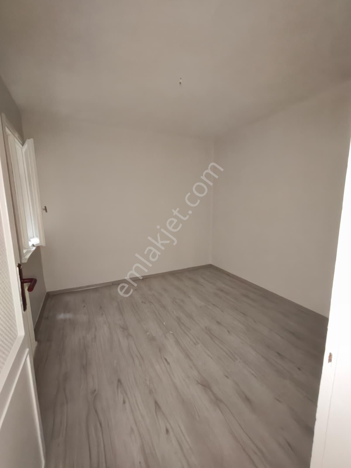 Eyüp Nişancı Mh.metrobüse 2dk , 2+1 , 85m2 , Kredili , Bahçe Katı ( Arka Cephe ) - Görsel 16