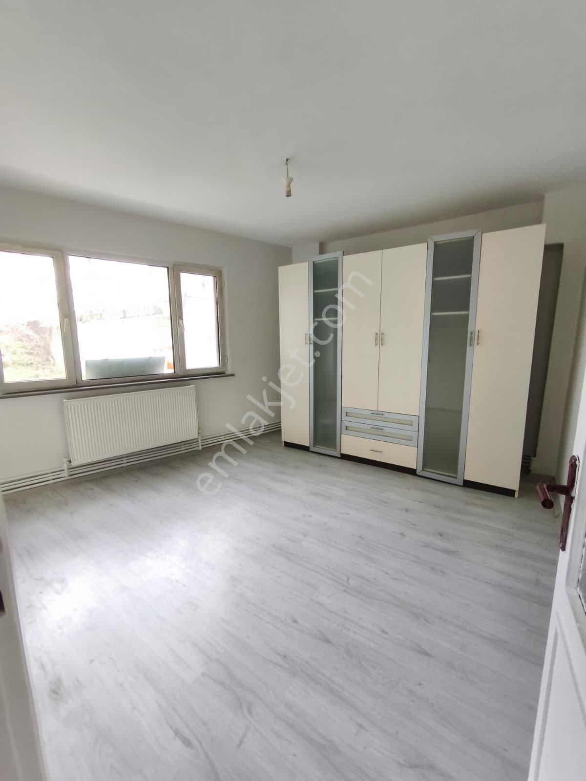 Eyüp Nişancı Mh.metrobüse 2dk , 2+1 , 85m2 , Kredili , Bahçe Katı ( Arka Cephe ) - Görsel 11