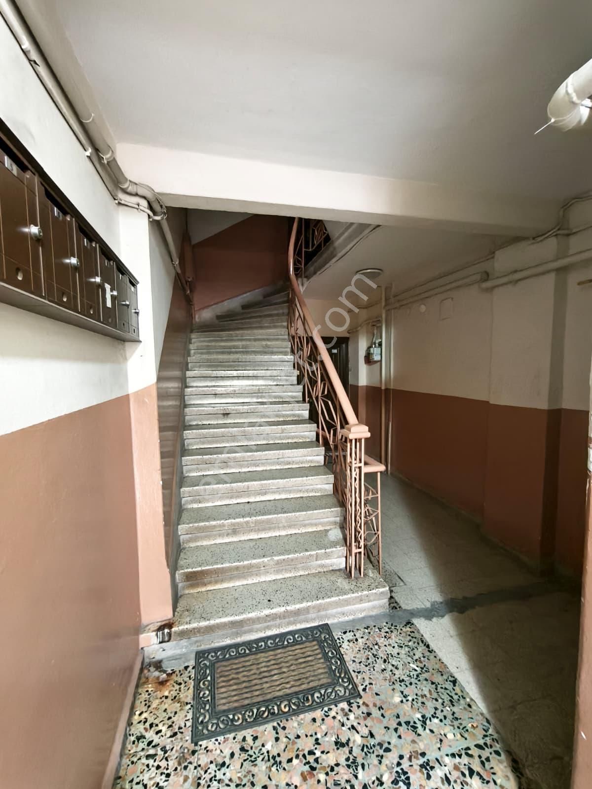 Eyüp Nişancı Mh.metrobüse 2dk , 2+1 , 85m2 , Kredili , Bahçe Katı ( Arka Cephe ) - Görsel 26