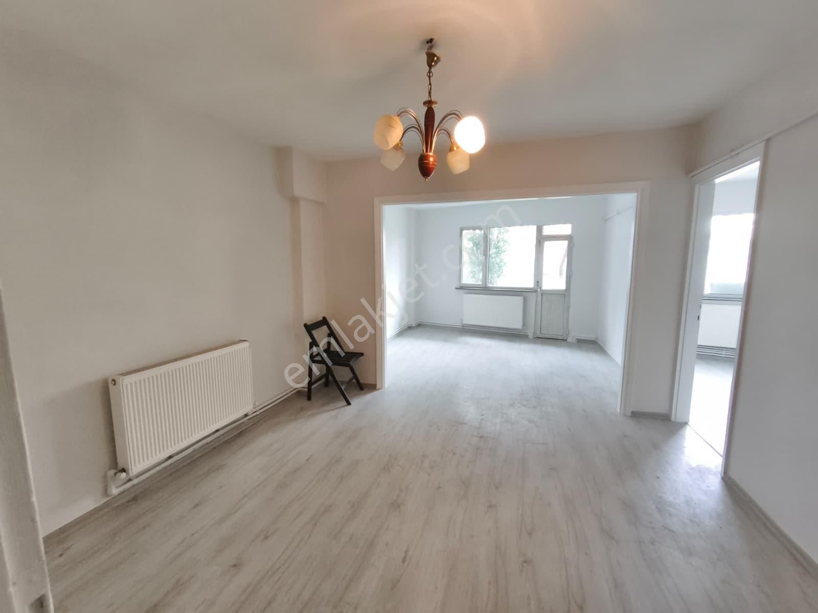 Eyüp Nişancı Mh.metrobüse 2dk , 2+1 , 85m2 , Kredili , Bahçe Katı ( Arka Cephe ) - Görsel 2