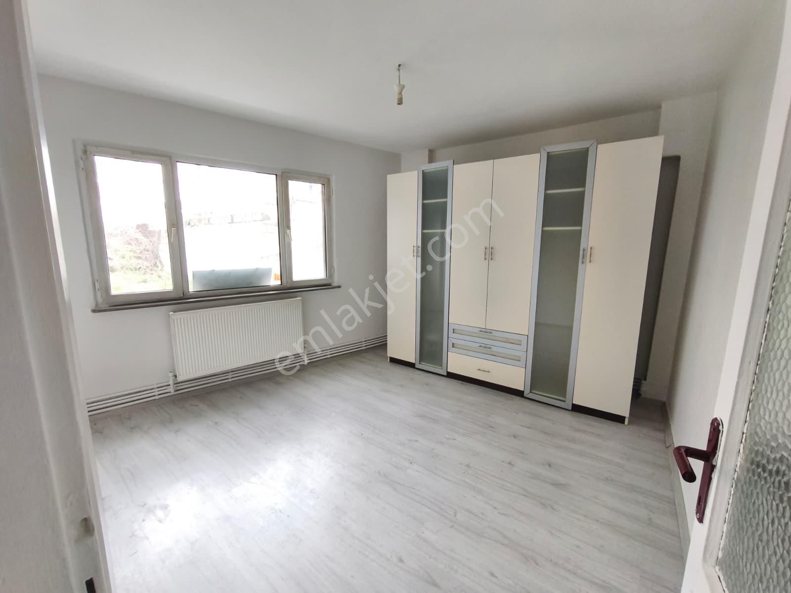 Eyüp Nişancı Mh.metrobüse 2dk , 2+1 , 85m2 , Kredili , Bahçe Katı ( Arka Cephe ) - Görsel 10