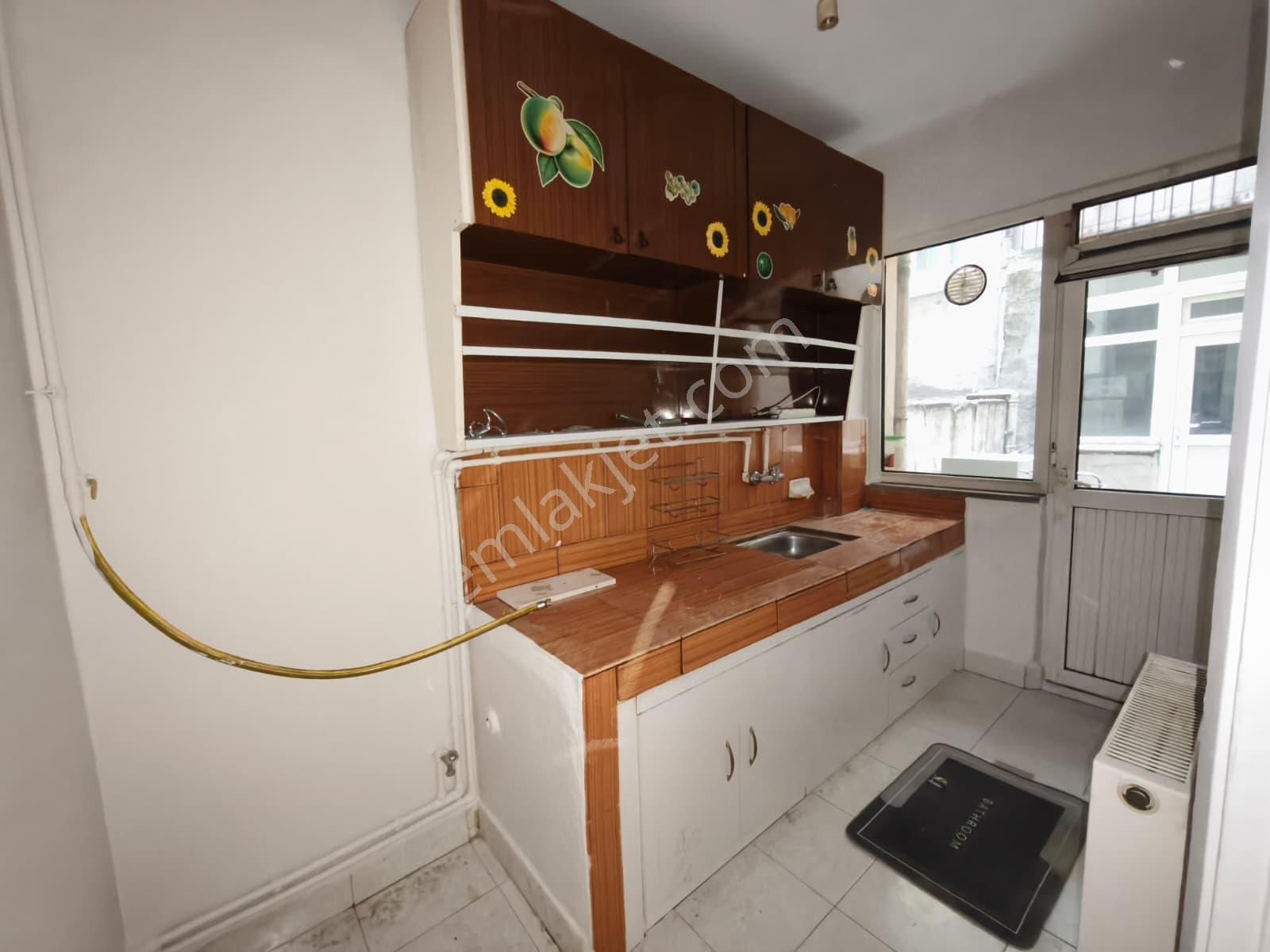 Eyüp Nişancı Mh.metrobüse 2dk , 2+1 , 85m2 , Kredili , Bahçe Katı ( Arka Cephe ) - Görsel 19