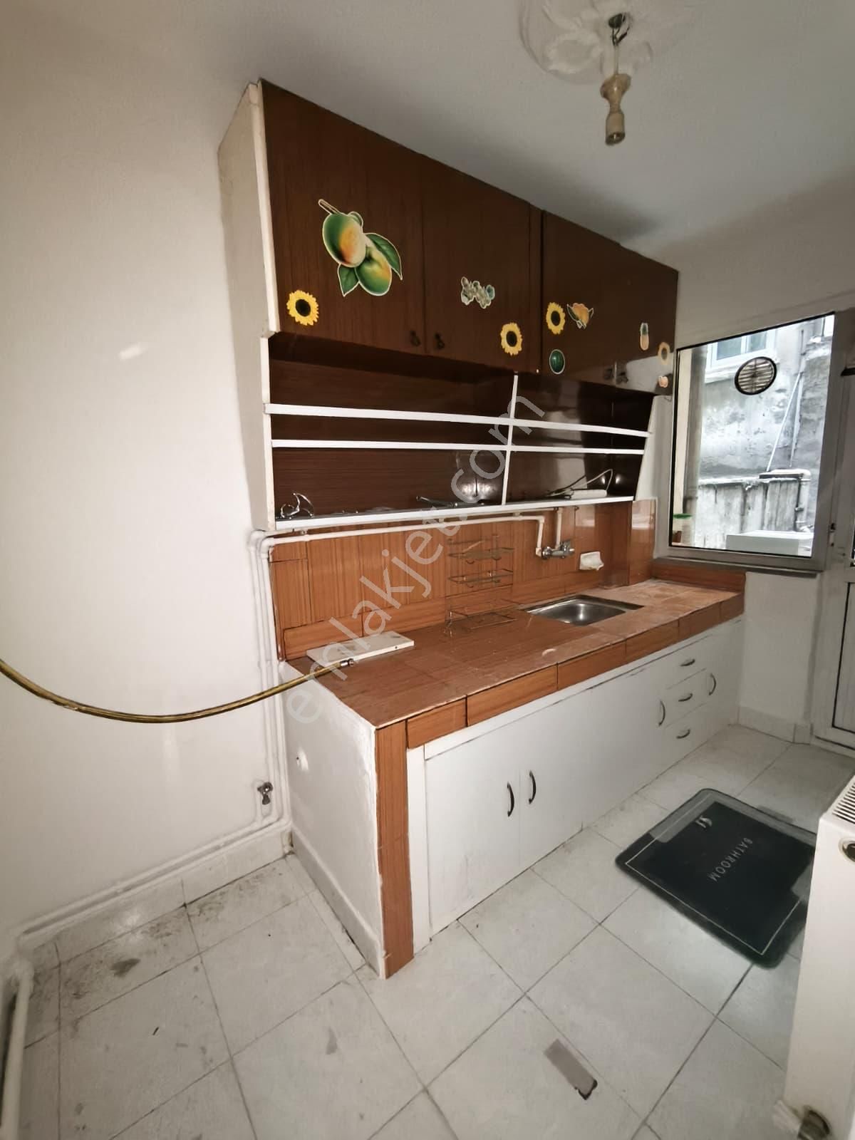 Eyüp Nişancı Mh.metrobüse 2dk , 2+1 , 85m2 , Kredili , Bahçe Katı ( Arka Cephe ) - Görsel 18