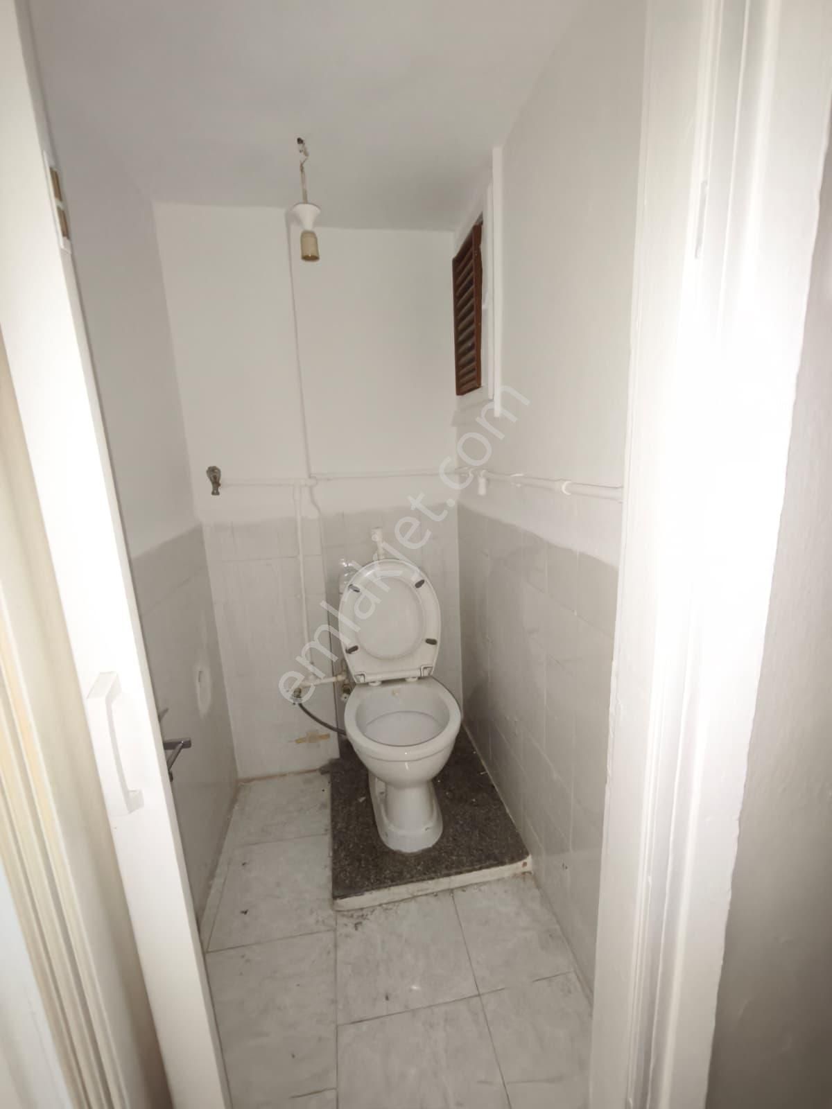 Eyüp Nişancı Mh.metrobüse 2dk , 2+1 , 85m2 , Kredili , Bahçe Katı ( Arka Cephe ) - Görsel 24