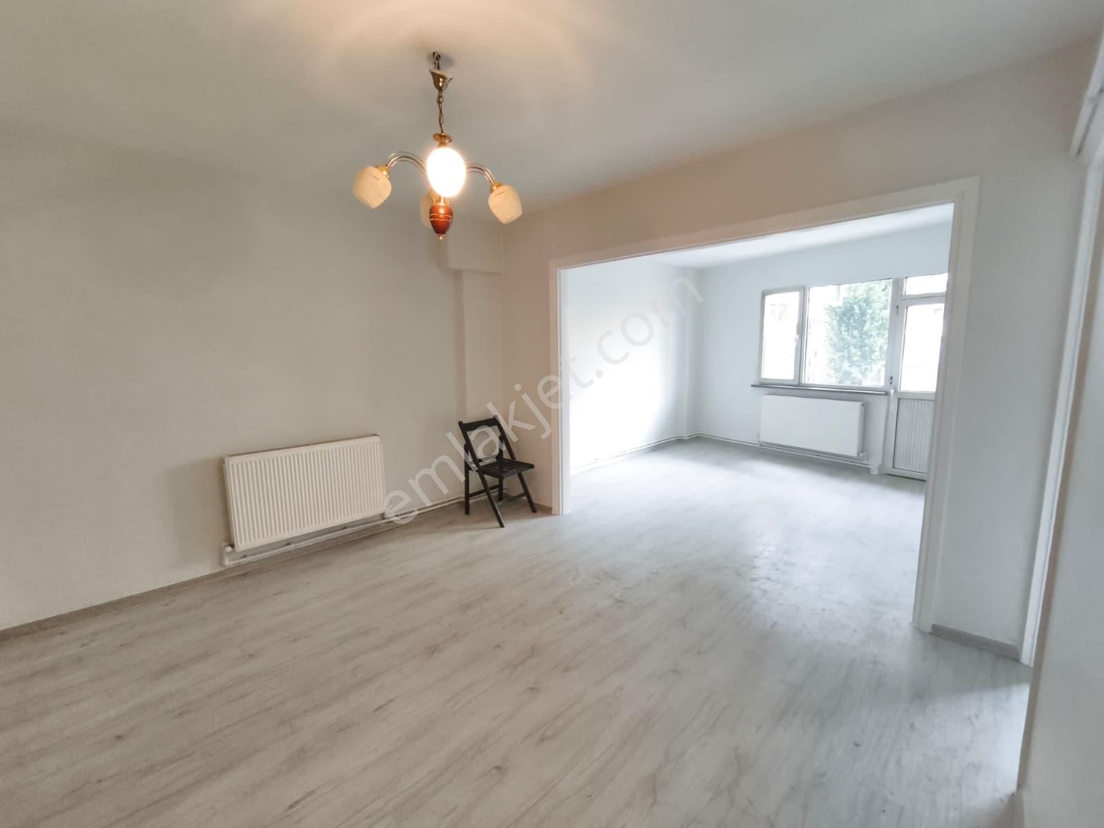 Eyüp Nişancı Mh.metrobüse 2dk , 2+1 , 85m2 , Kredili , Bahçe Katı ( Arka Cephe ) - Görsel 3