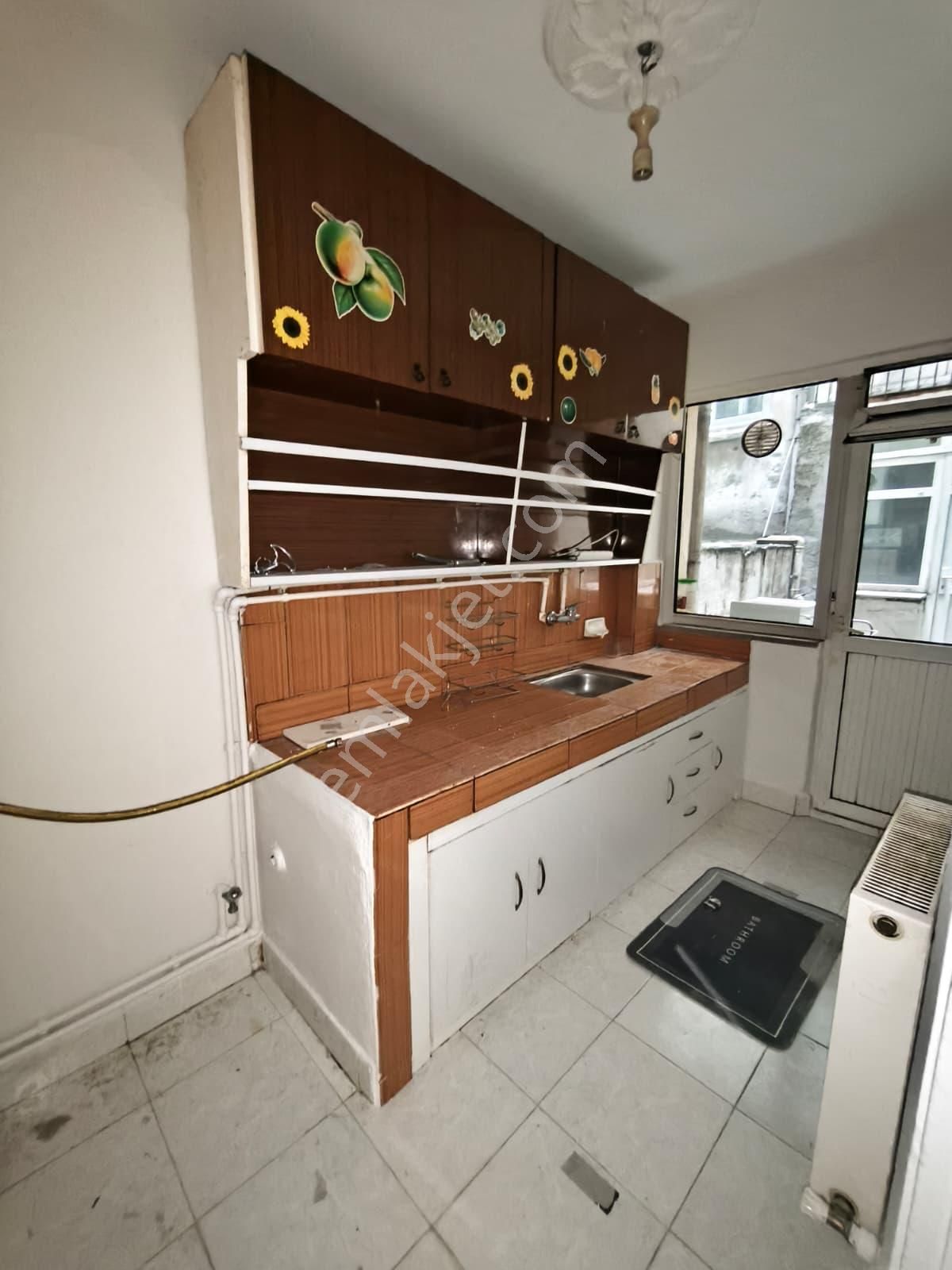 Eyüp Nişancı Mh.metrobüse 2dk , 2+1 , 85m2 , Kredili , Bahçe Katı ( Arka Cephe ) - Görsel 20