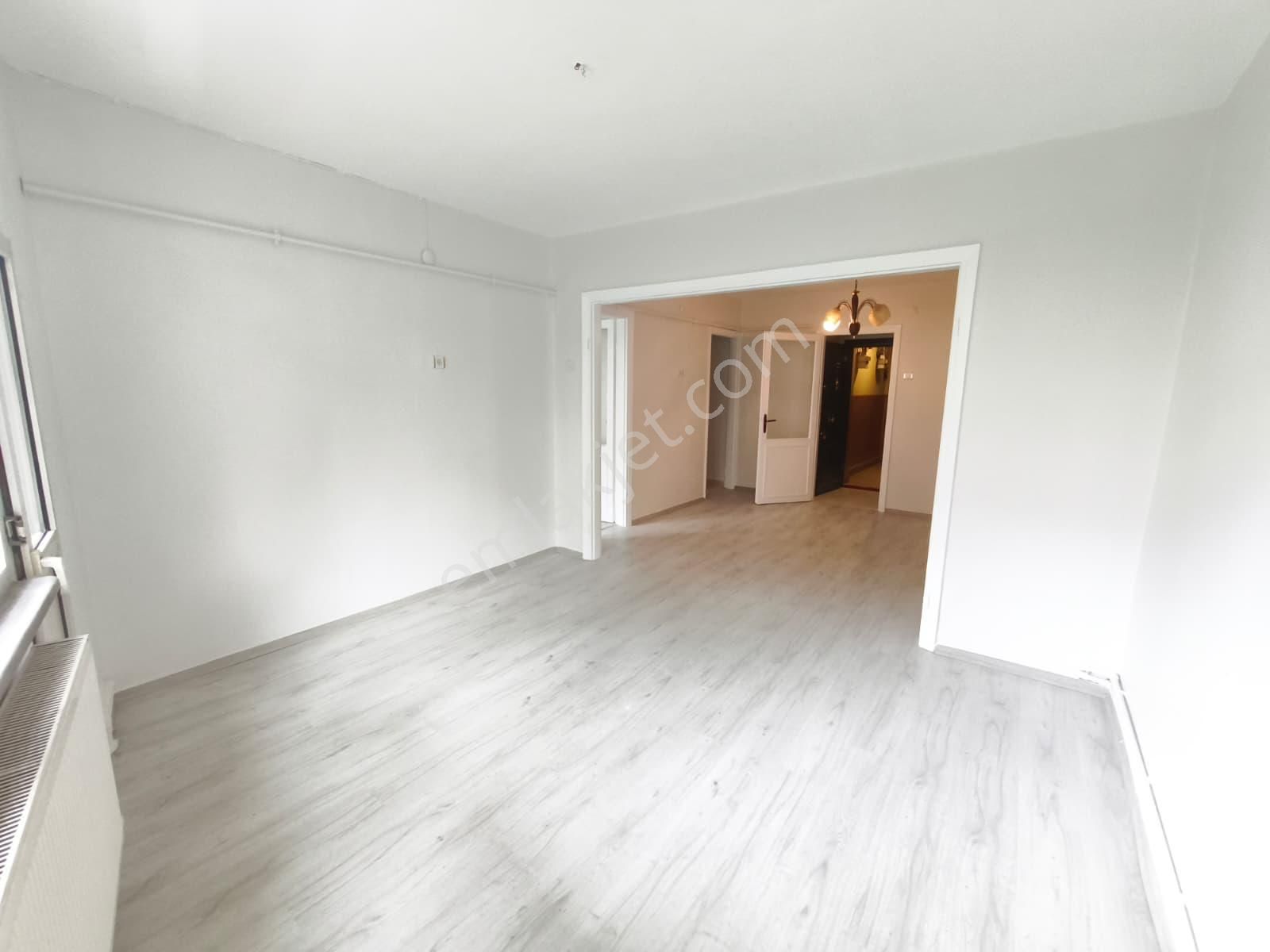 Eyüp Nişancı Mh.metrobüse 2dk , 2+1 , 85m2 , Kredili , Bahçe Katı ( Arka Cephe ) - Görsel 5