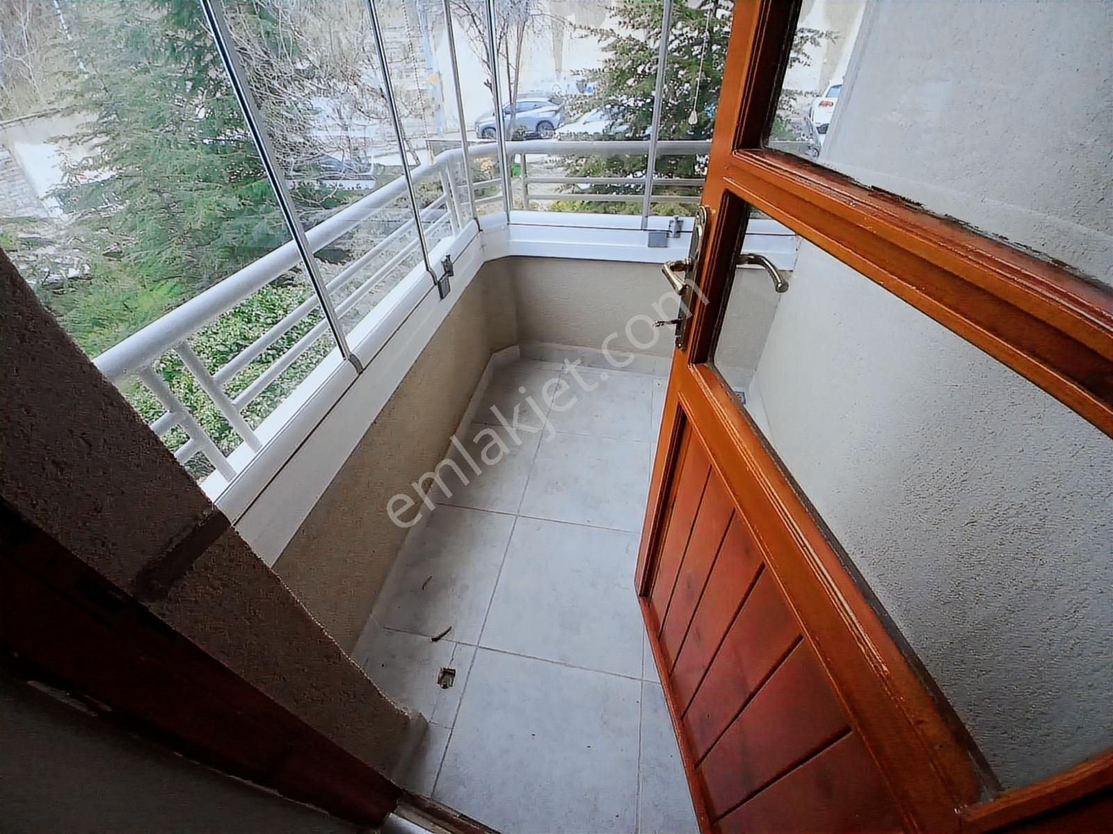 Kanaat'ten Yüksek Giriş 2+1 Vadi Manzaralı Balkonlu - Görsel 17