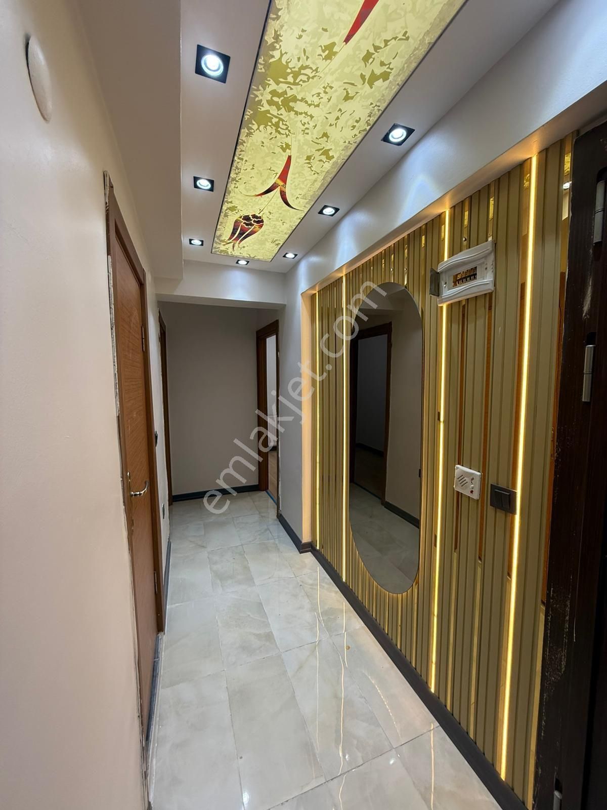 Dekorlu Kış Bahçeli 2+1 Geniş Daire