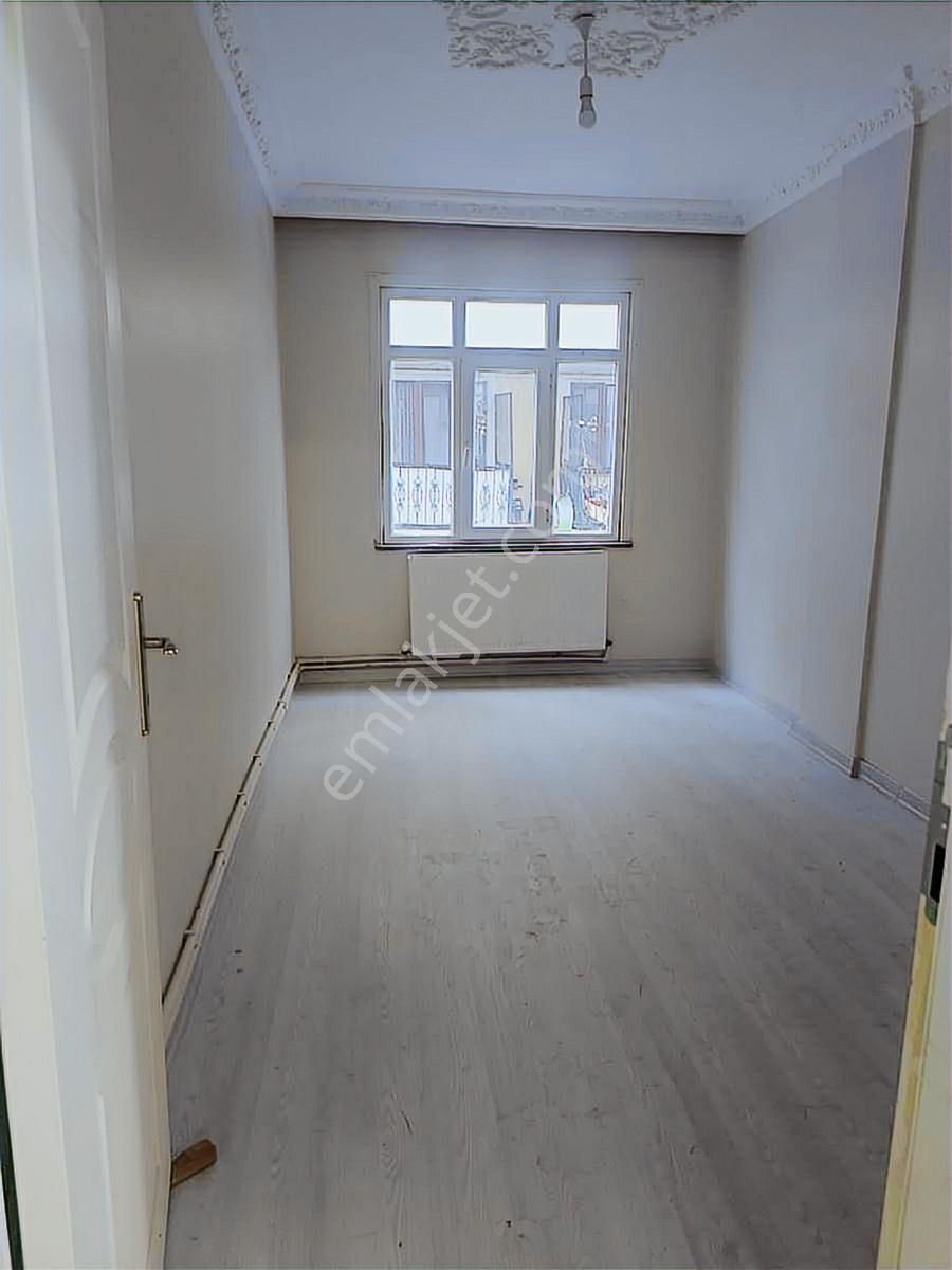 Gaziosmanpaşa Küçükköy'de 2+1 Kiralık Yenilenmiş Daire - Görsel 11
