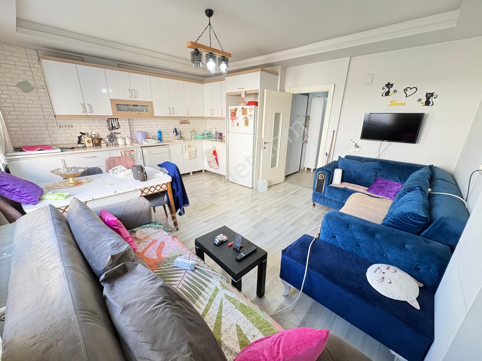 Prestij'den Sağlık'ta Asansörlü Geniş Oturumlu 2+1 Daire