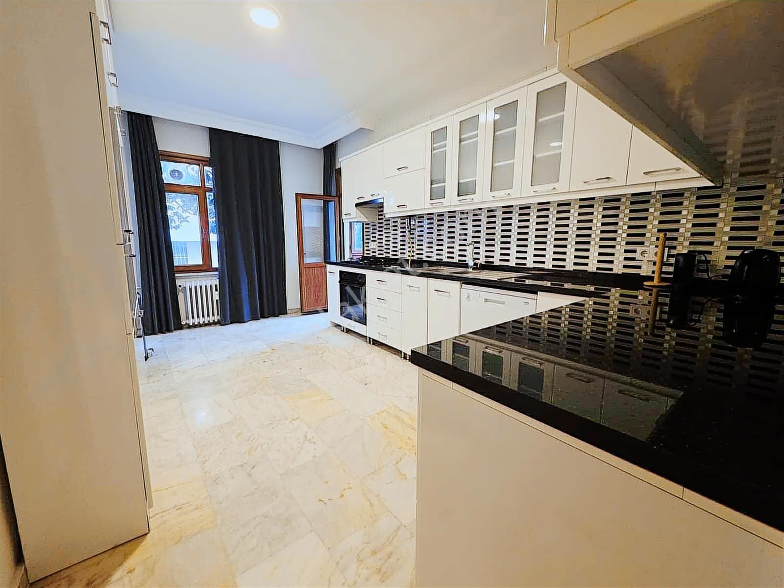 Nisbetiye Engin Sitesi Full Eşyalı 3+1 Kiralık Daire - Görsel 8