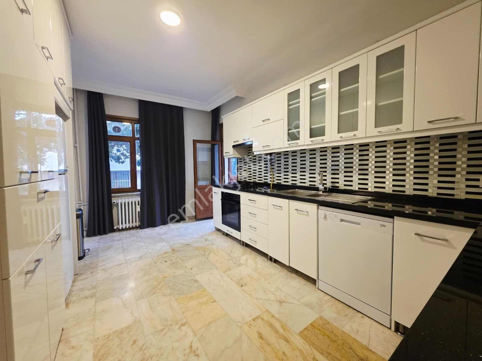 Nisbetiye Engin Sitesi Full Eşyalı 3+1 Kiralık Daire - Görsel 22